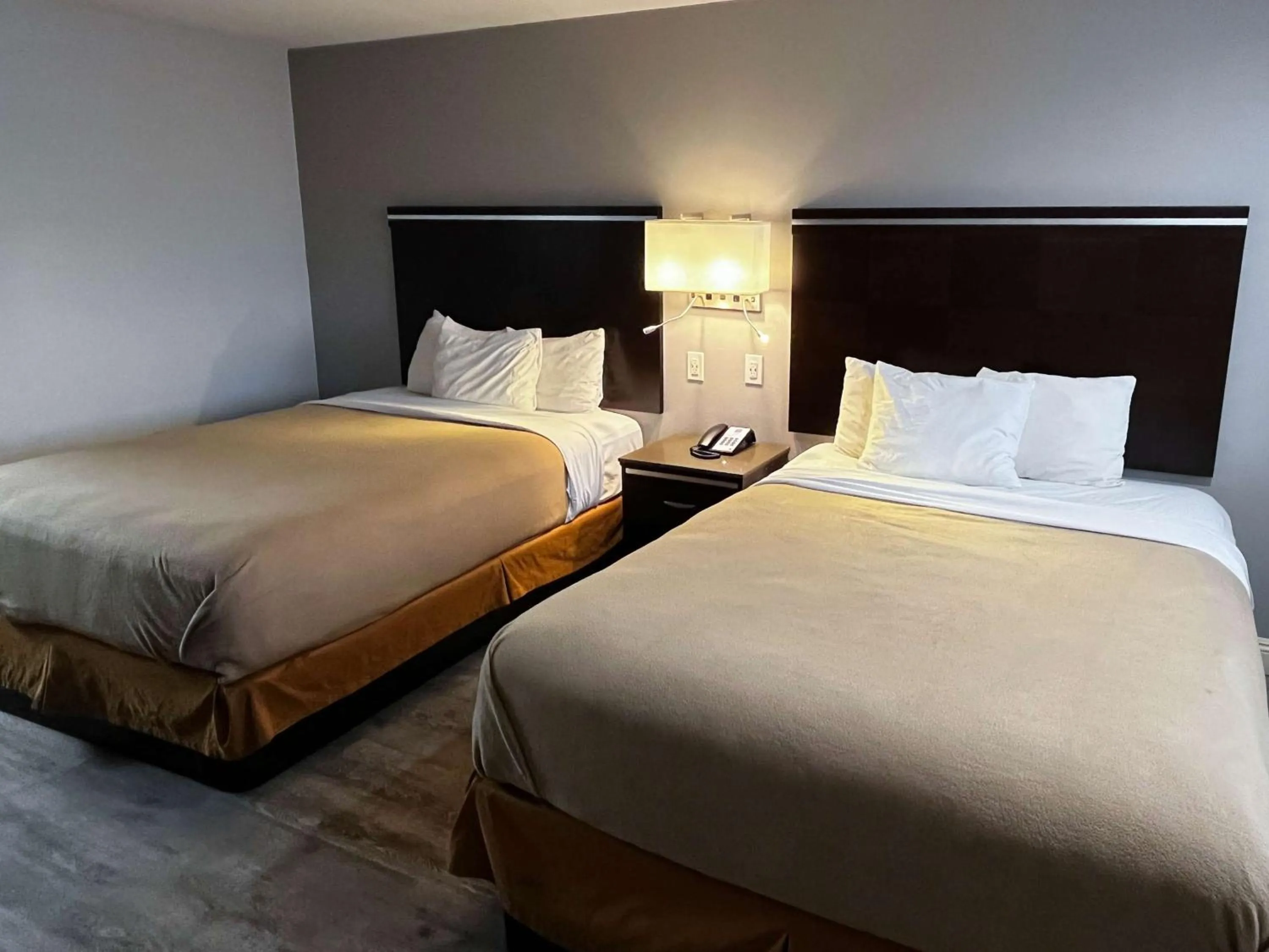 Bedroom, Bed in Studio 6 Artesia CA