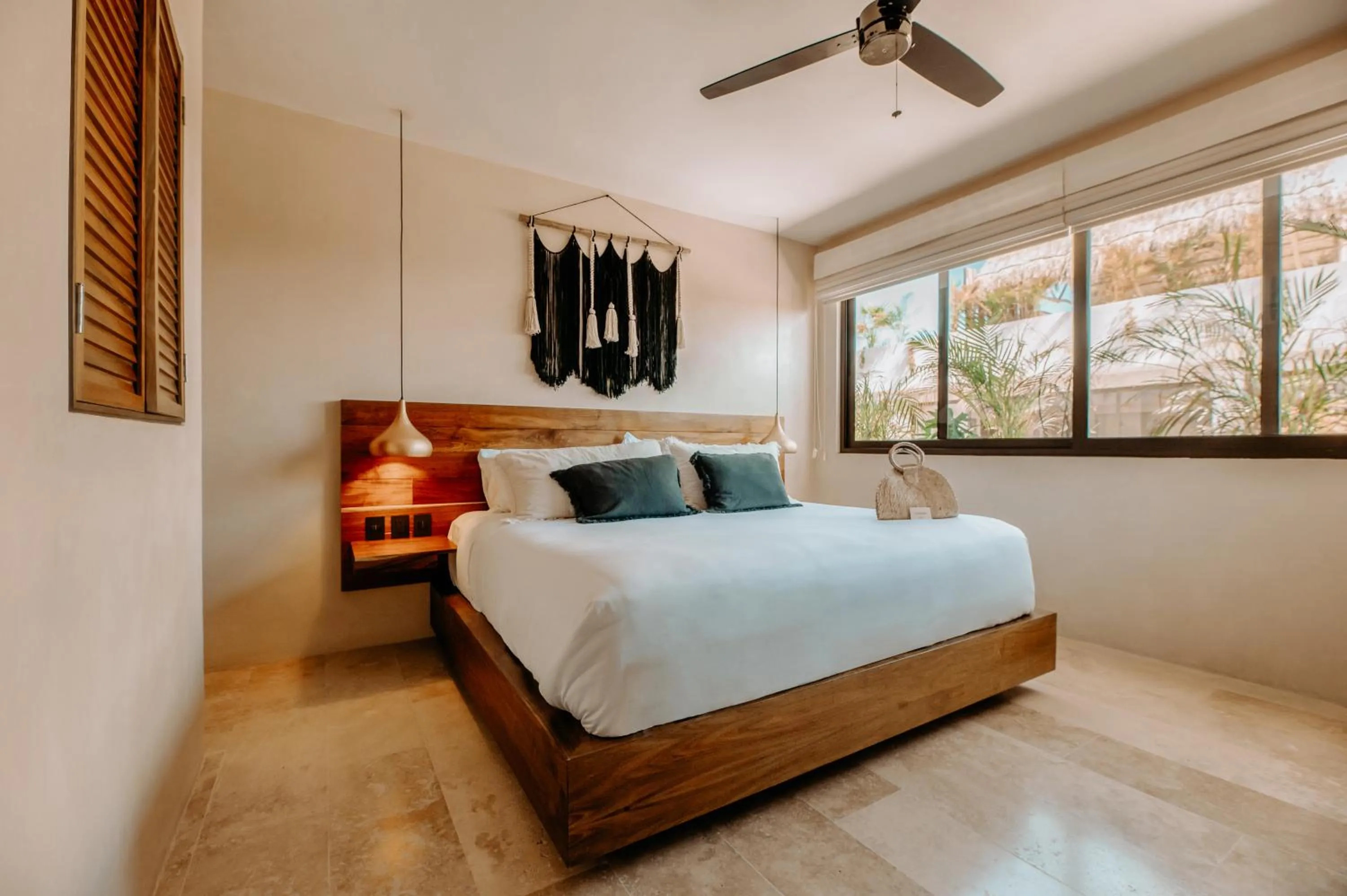 Bed in Majaro Apartments