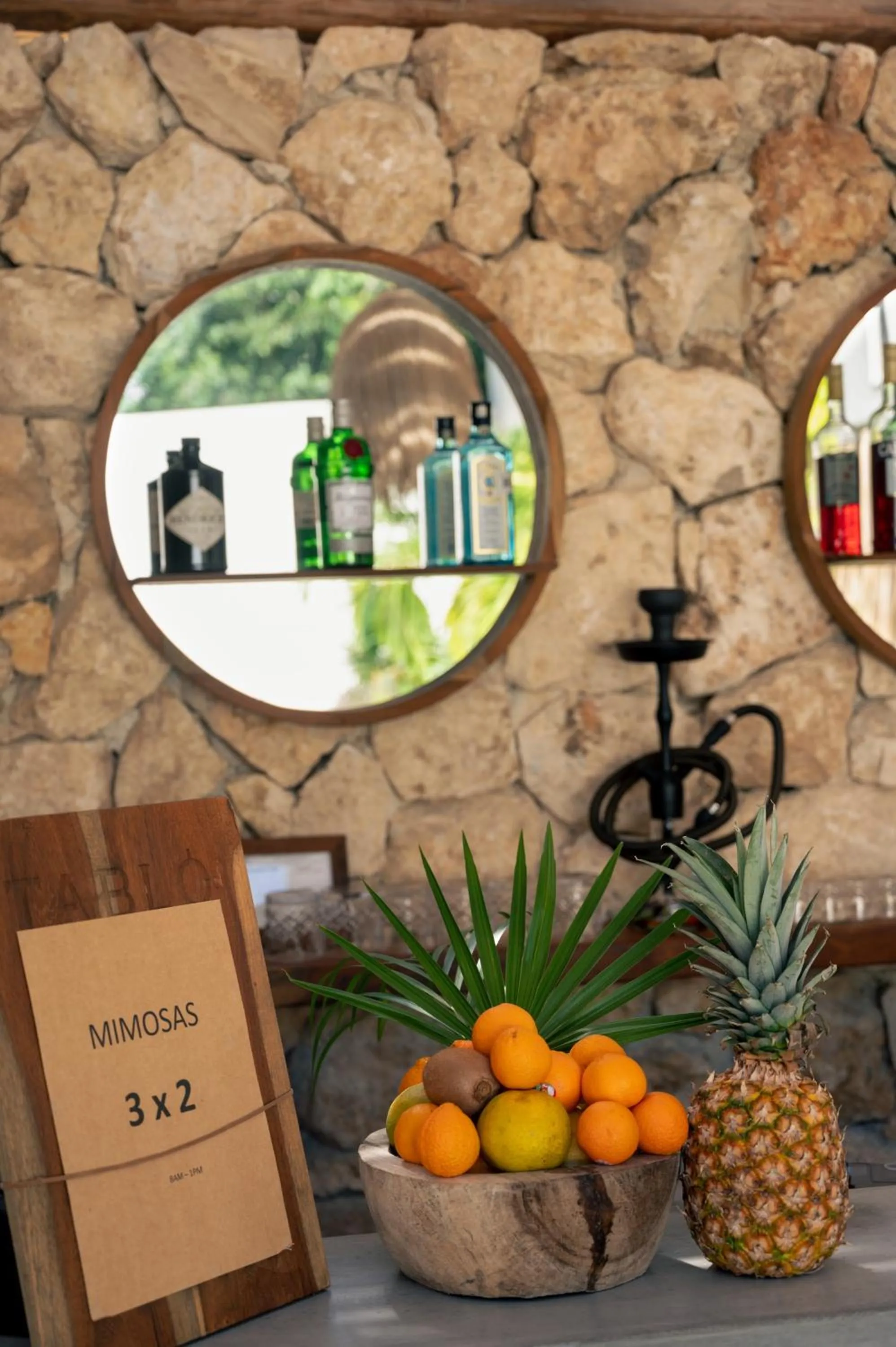 Restaurant/places to eat in Majaro Apartments