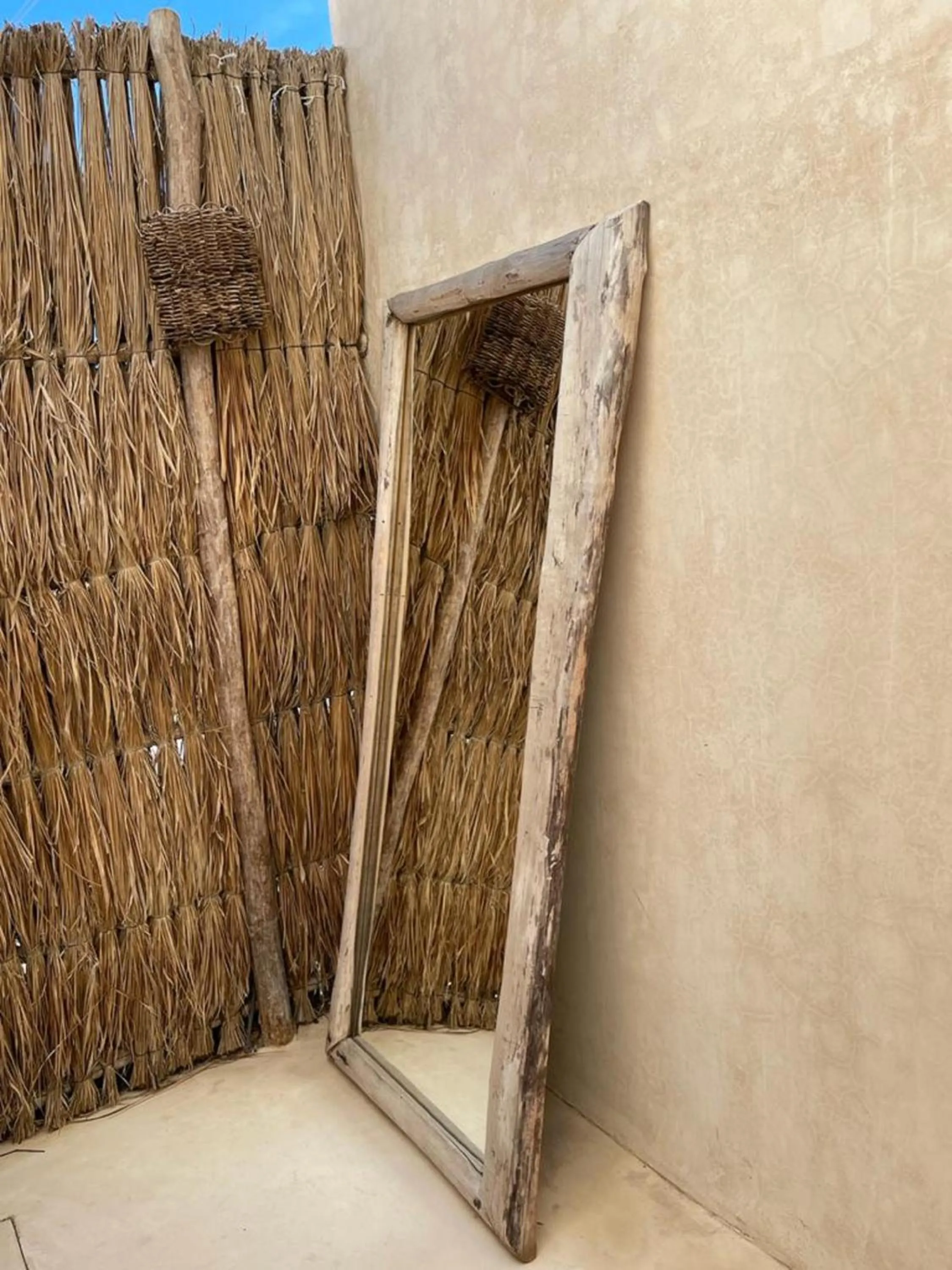 Decorative detail in Majaro Apartments