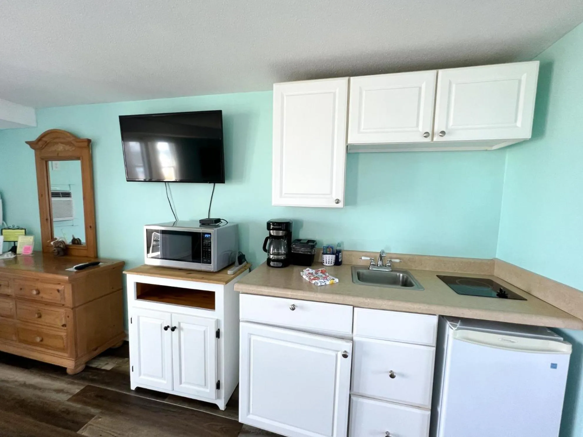 TV and multimedia in Seashell Motel