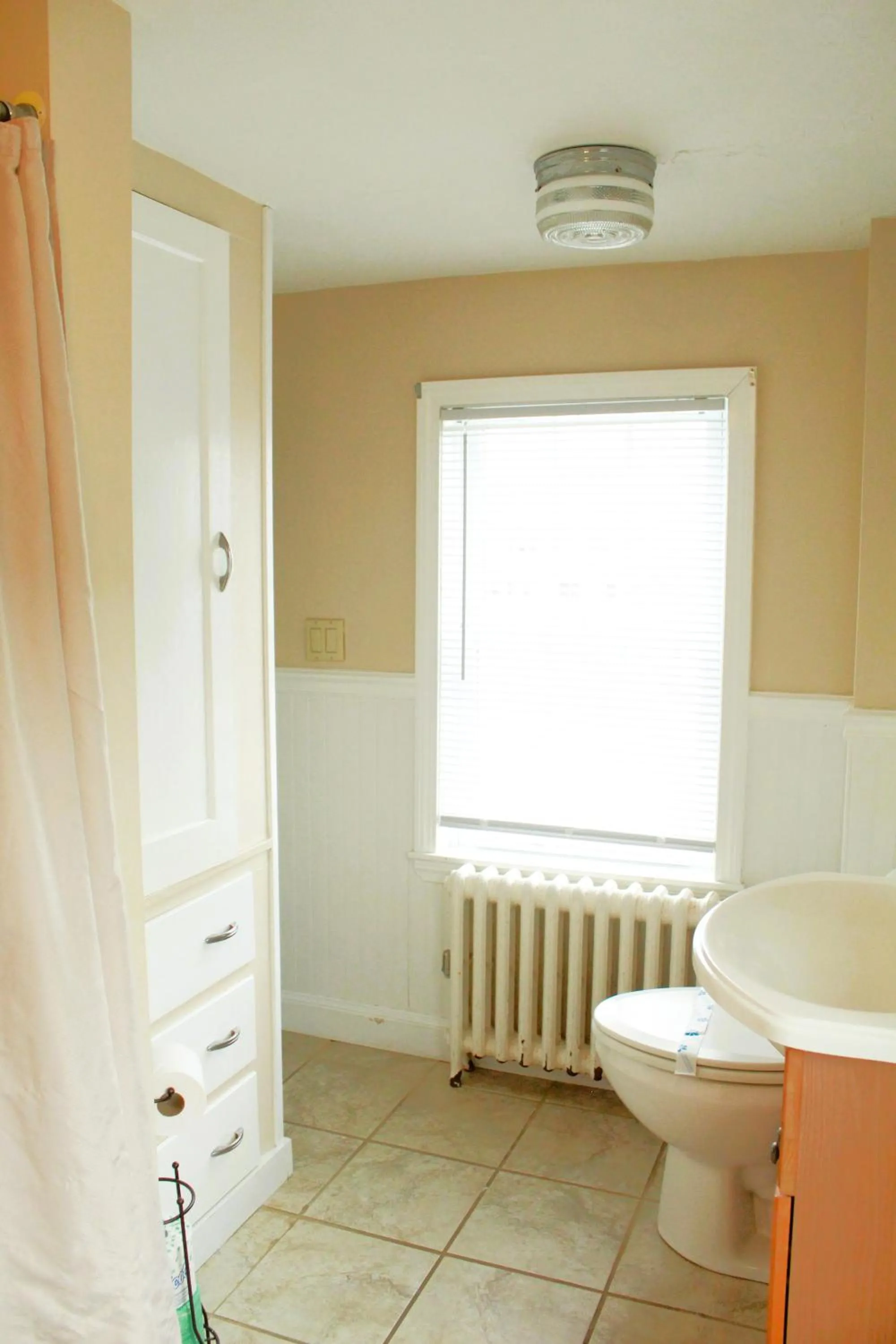 Shower in Seashell Motel