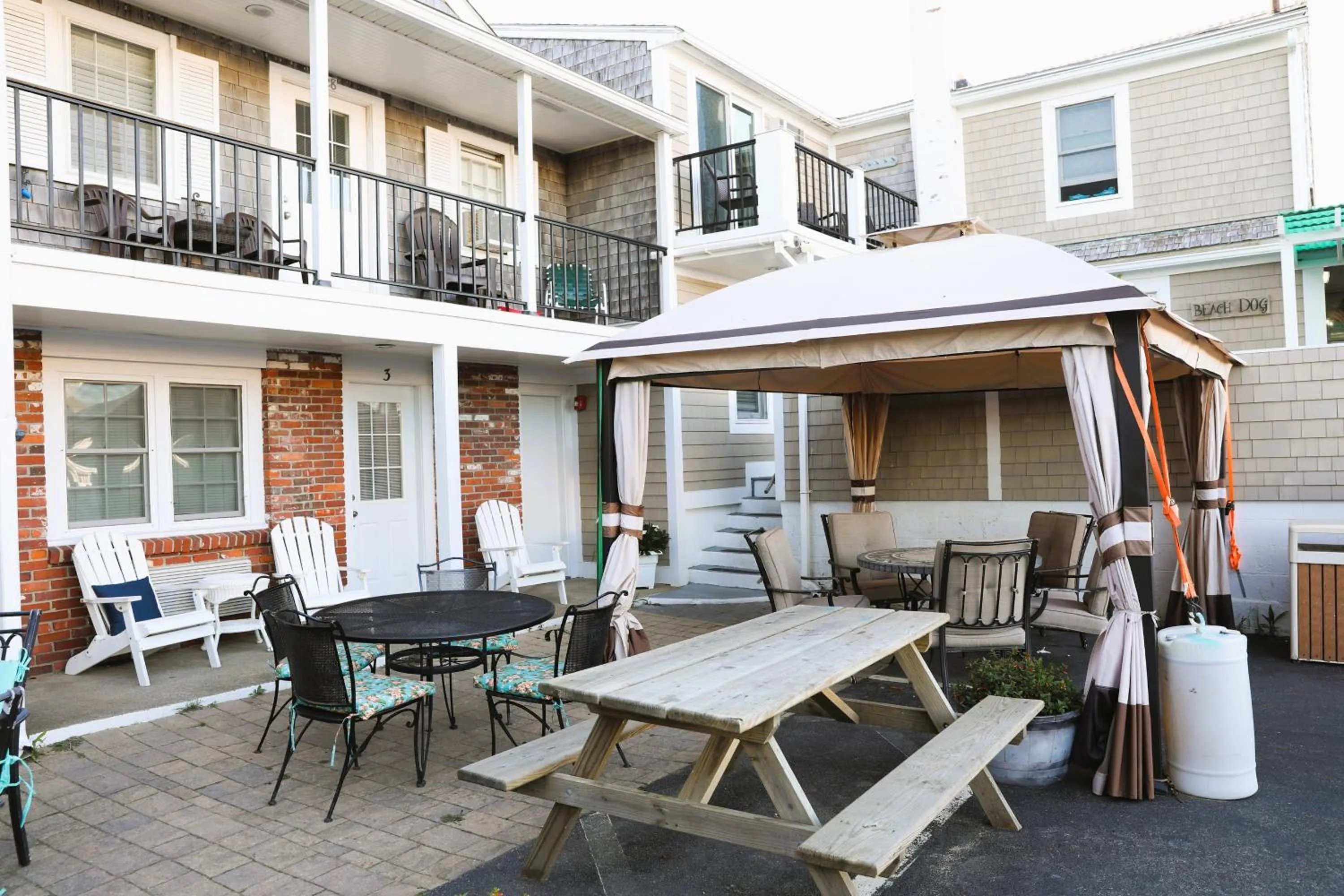 Patio in Seashell Motel
