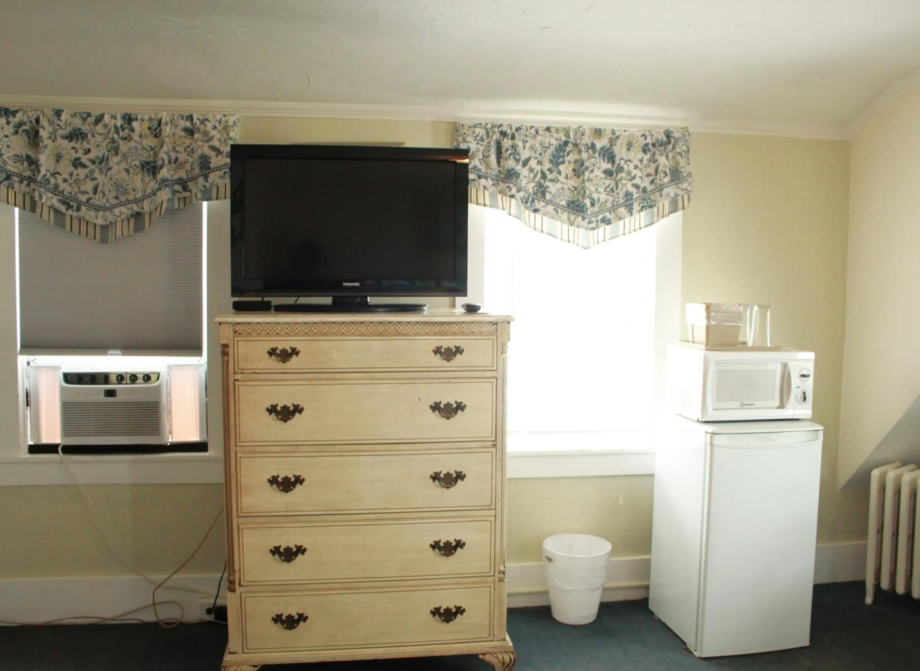 TV and multimedia in Seashell Motel