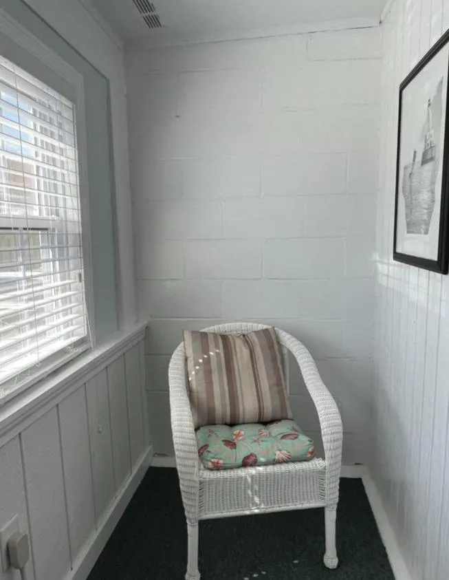 Bedroom, Bed in Seashell Motel