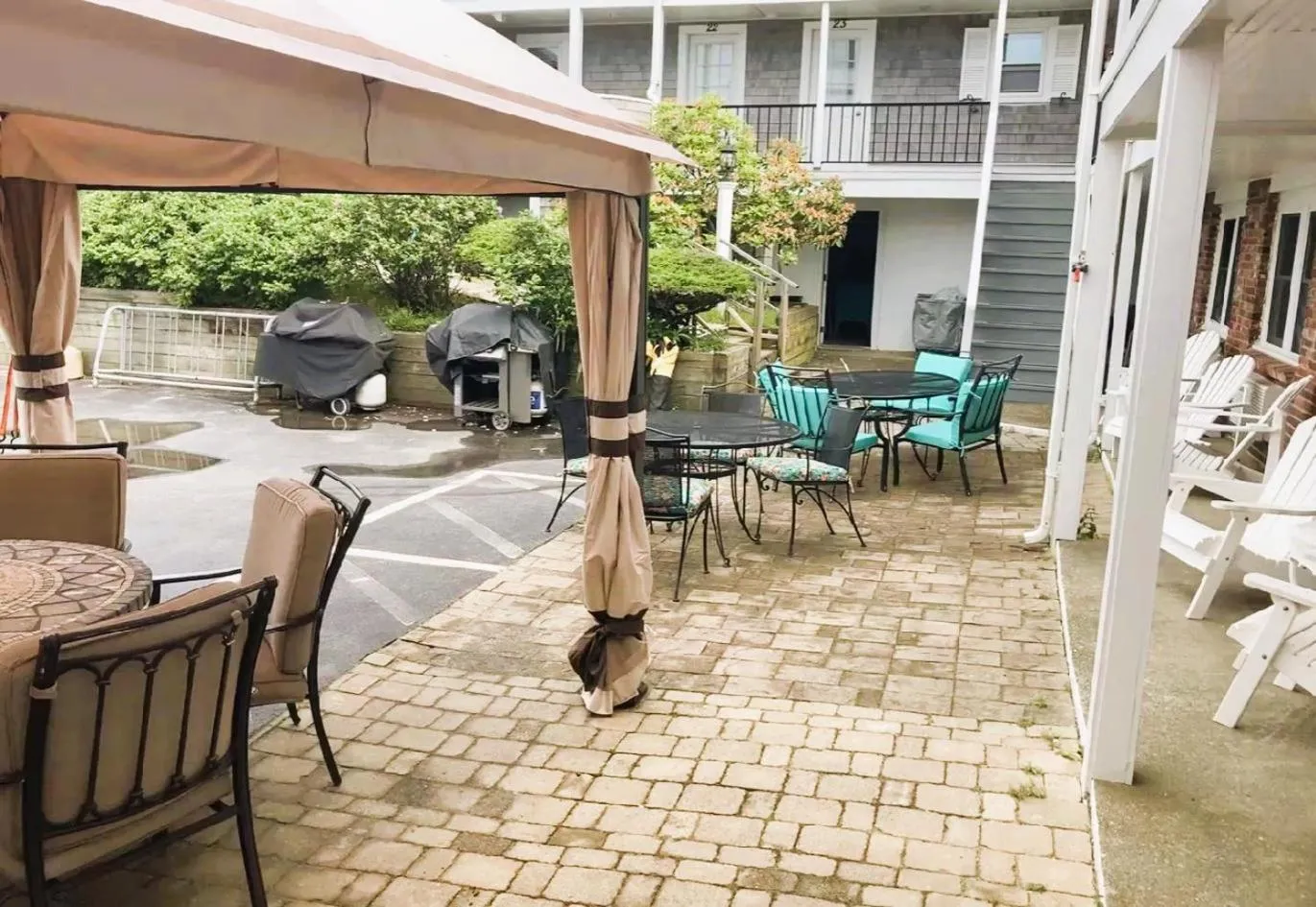 Patio in Seashell Motel