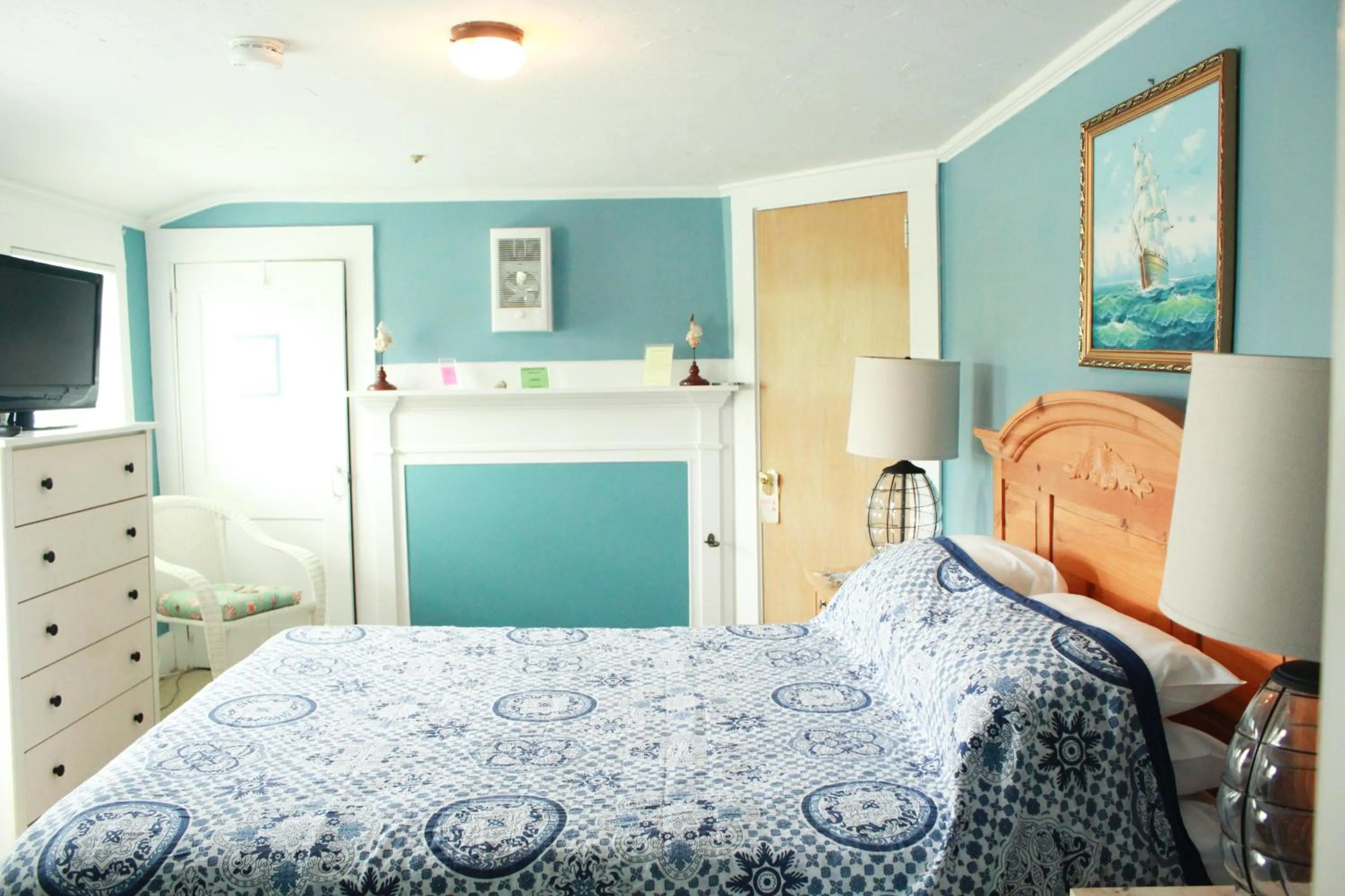 Bed in Seashell Motel