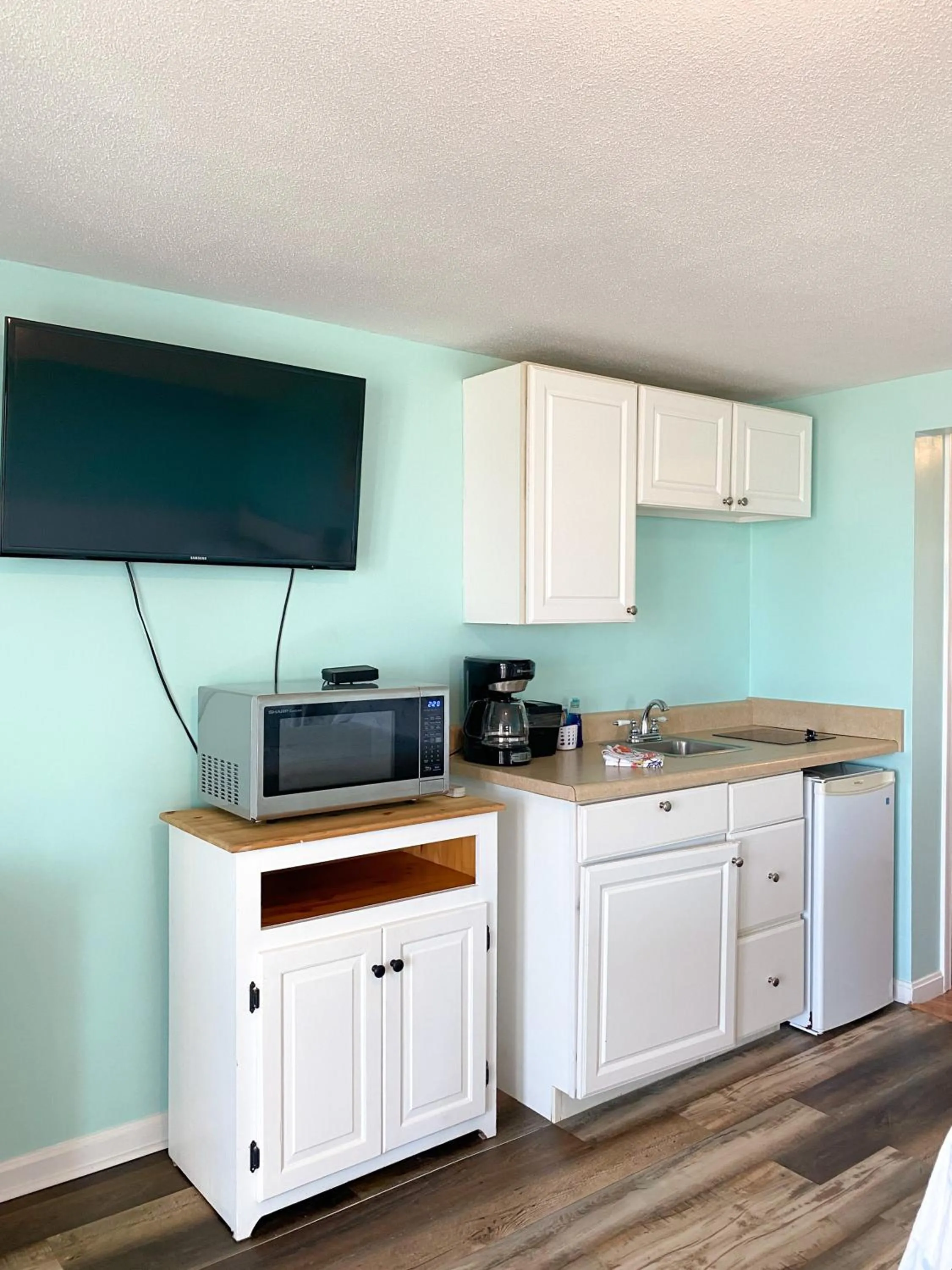 TV and multimedia in Seashell Motel