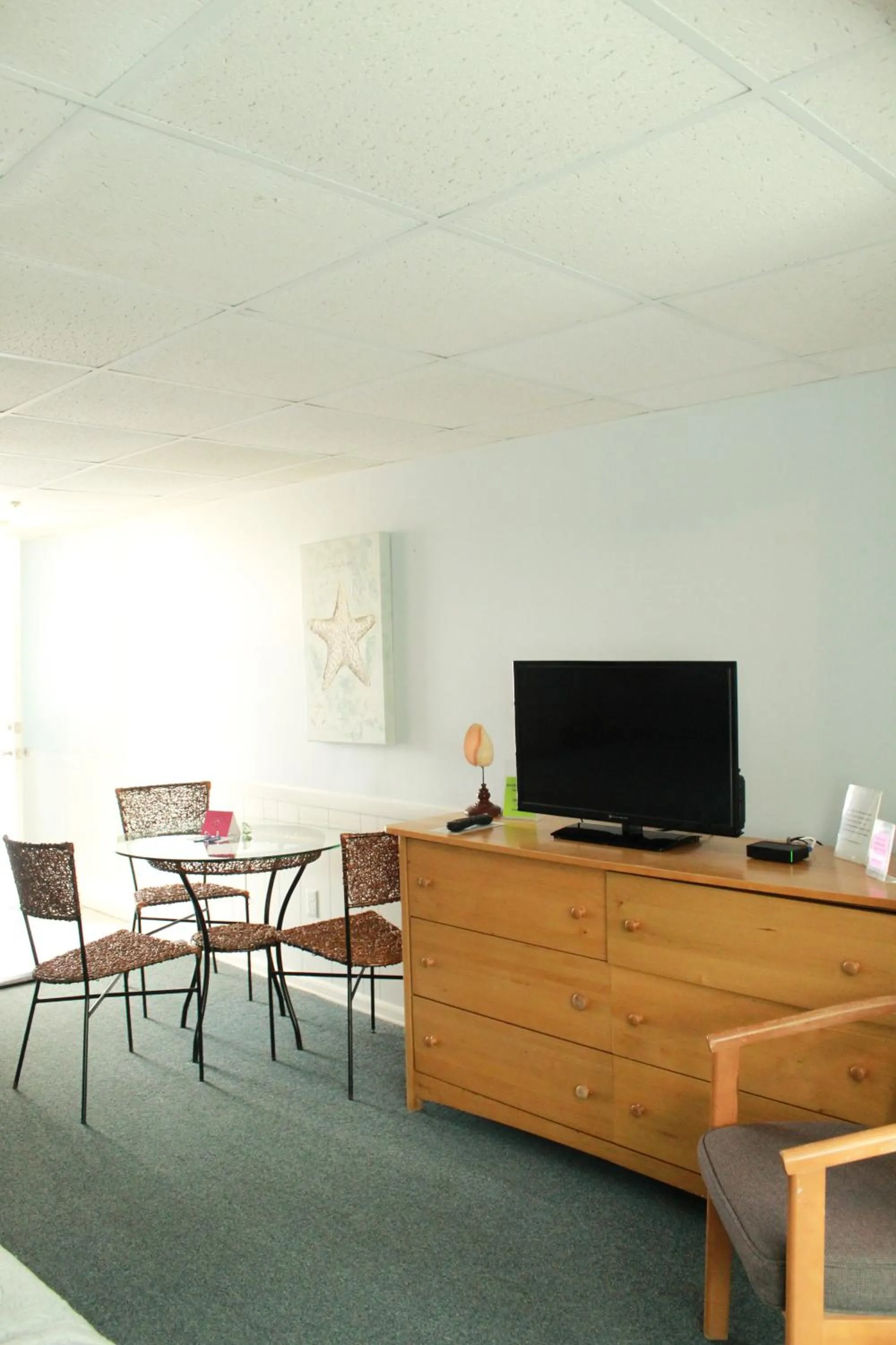 TV and multimedia in Seashell Motel