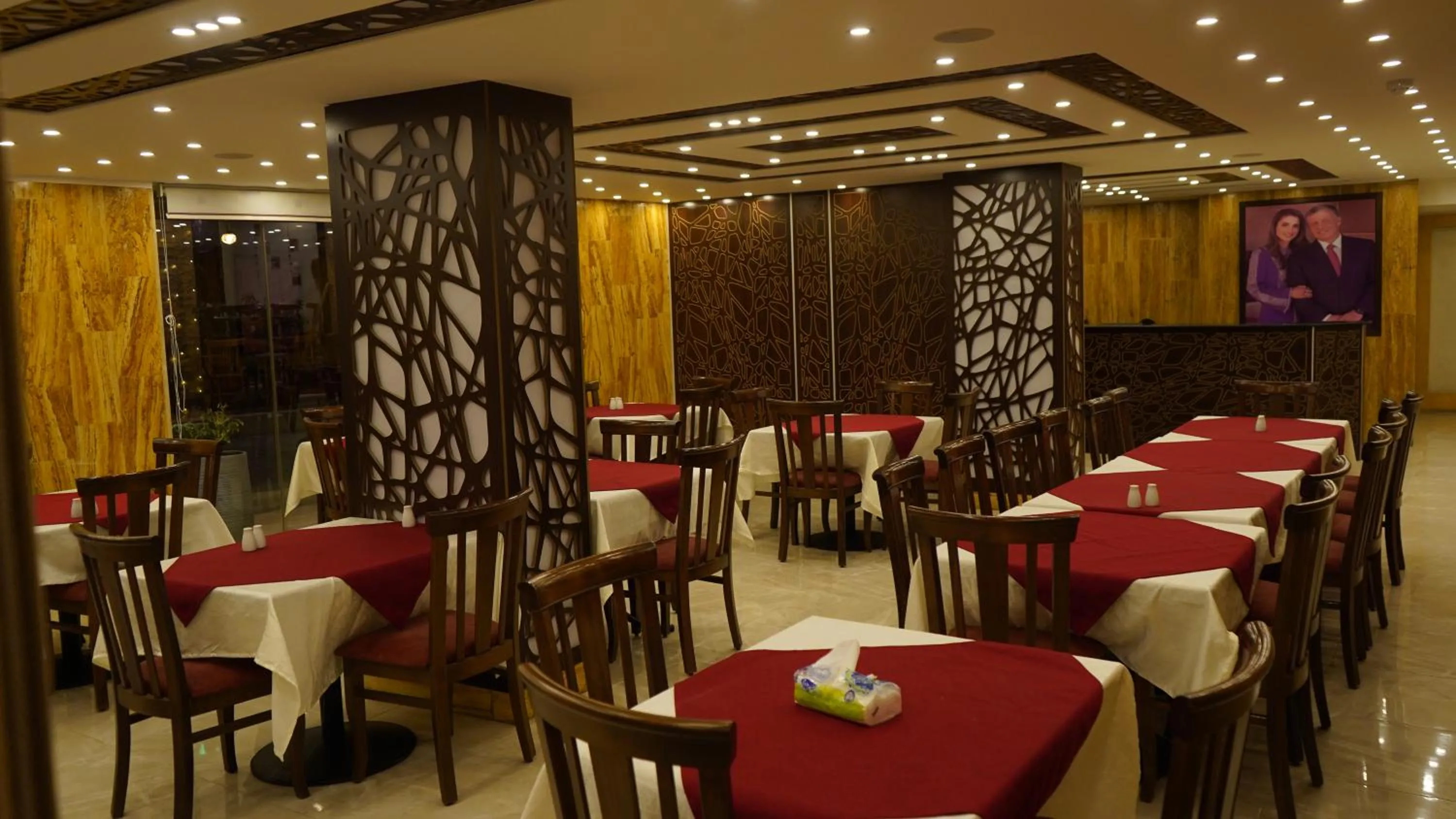 Restaurant/places to eat in petra agora hotel