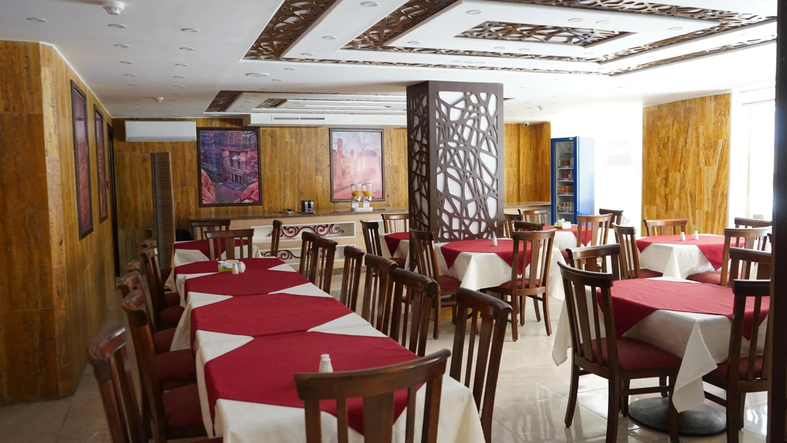 Restaurant/places to eat in petra agora hotel