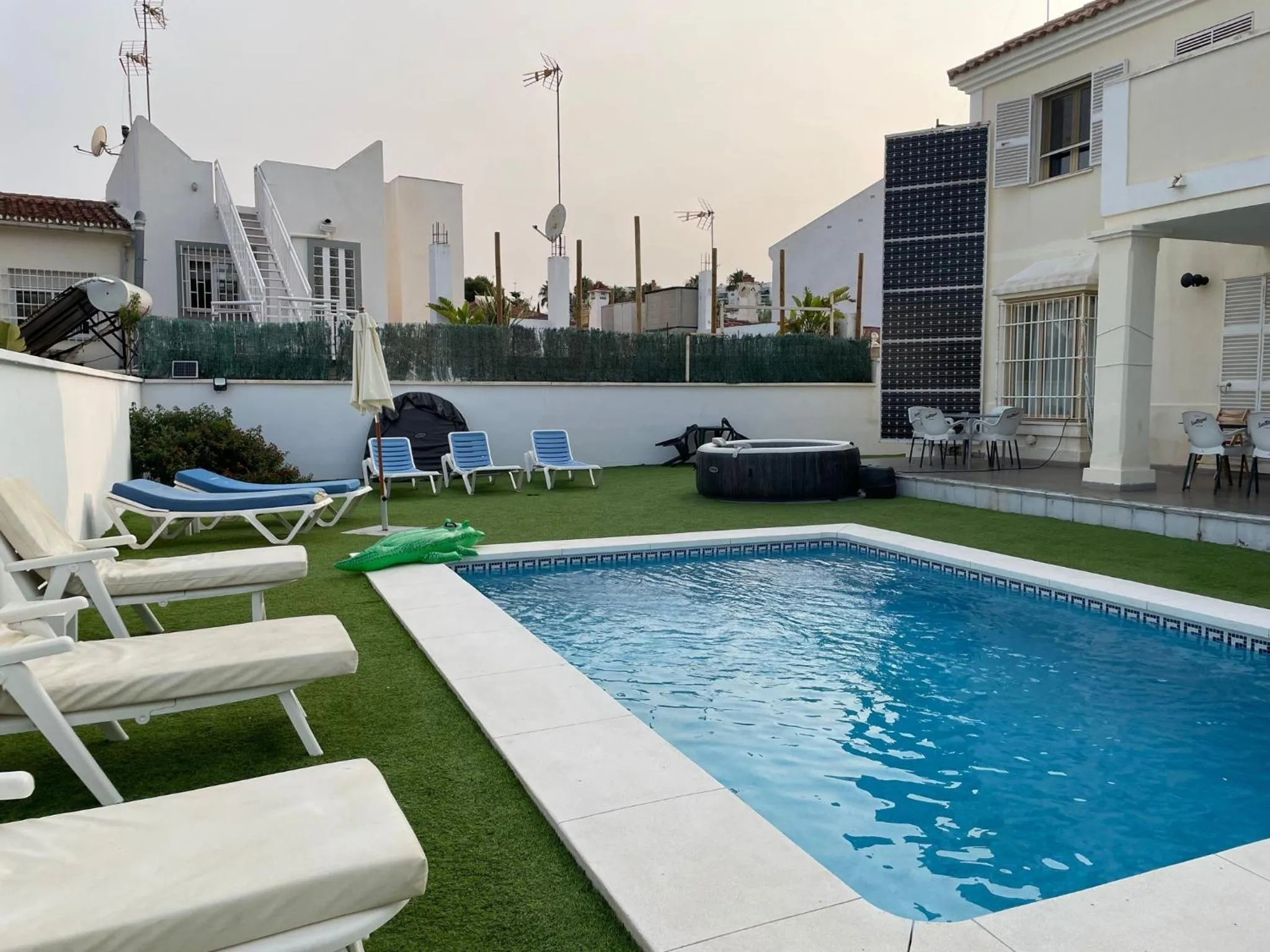 Swimming pool in VILLA BONITA