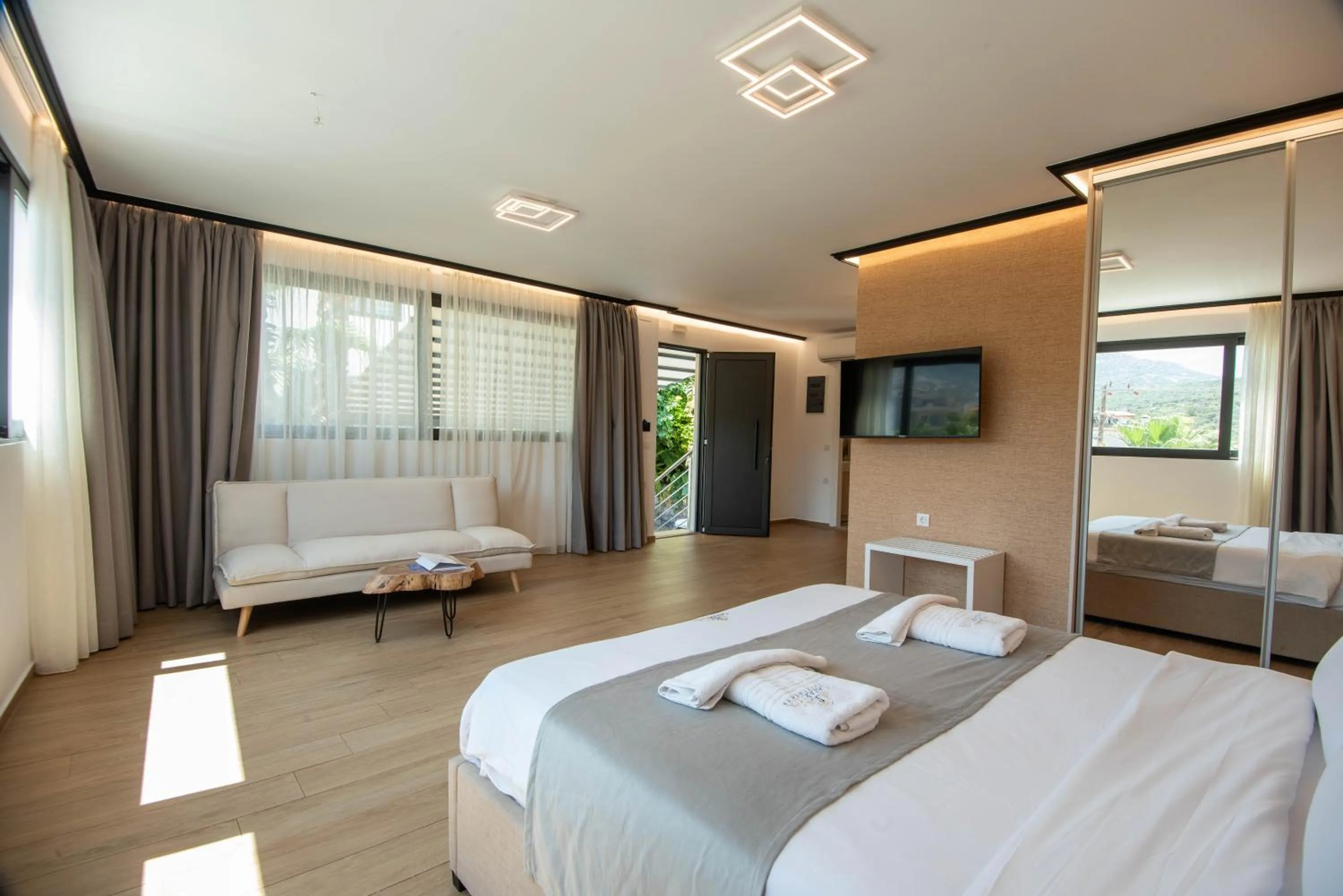 Bedroom, Bed in Lazar Lux Suites - Ammoudara