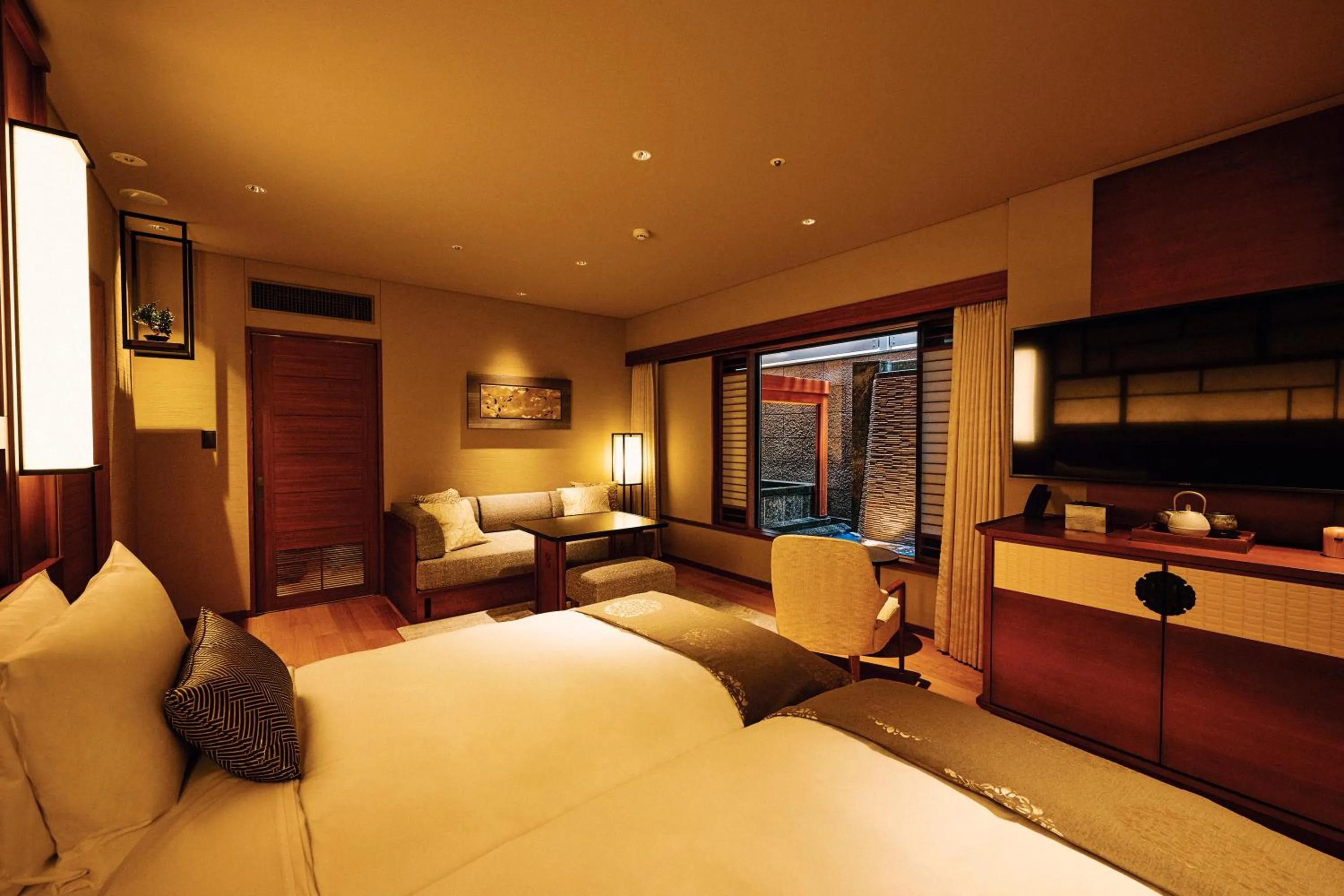 TV and multimedia, Bed in Sora Niwa Terrace Kyoto Bettei