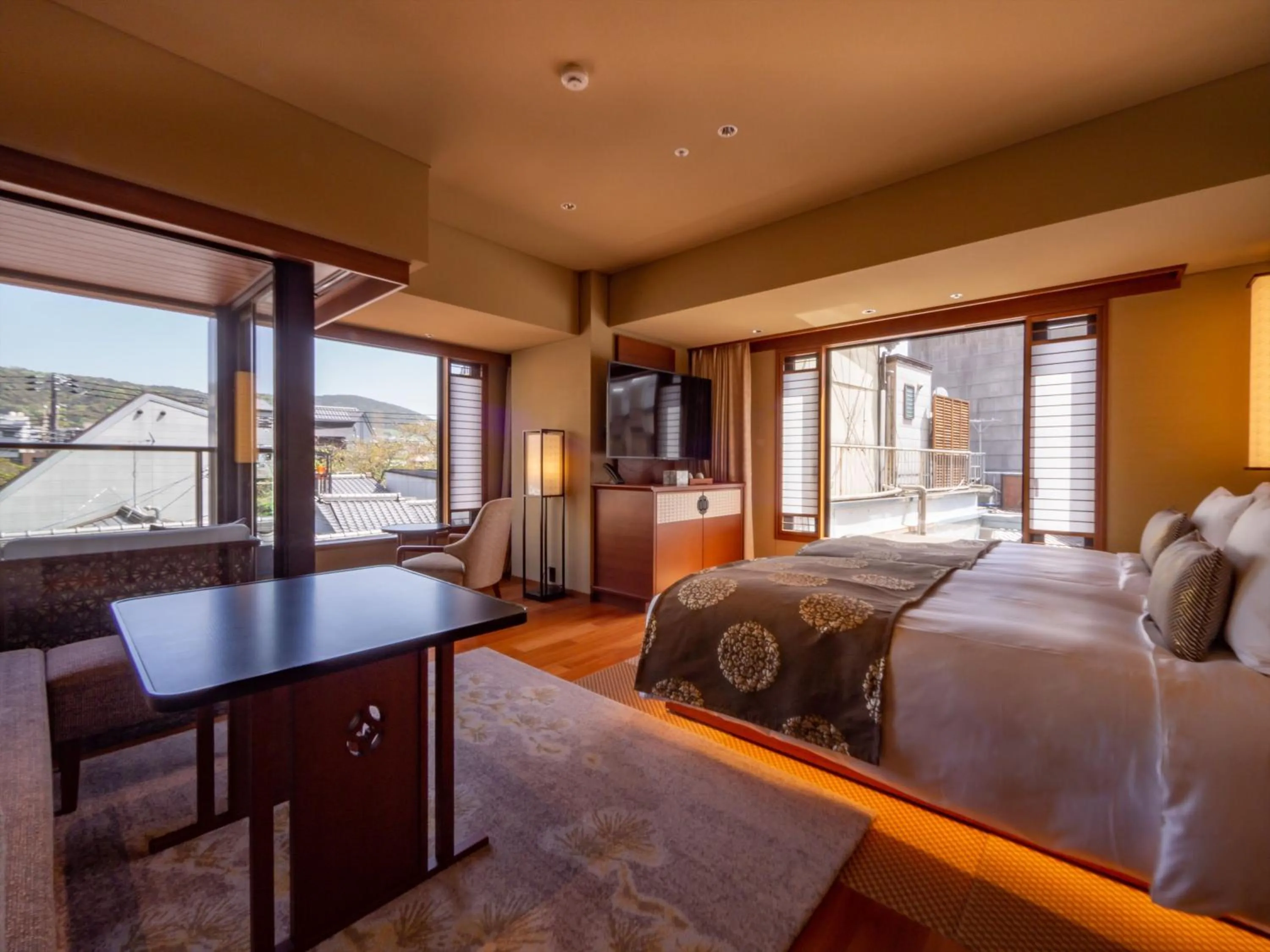 Dining area, Bed in Sora Niwa Terrace Kyoto Bettei