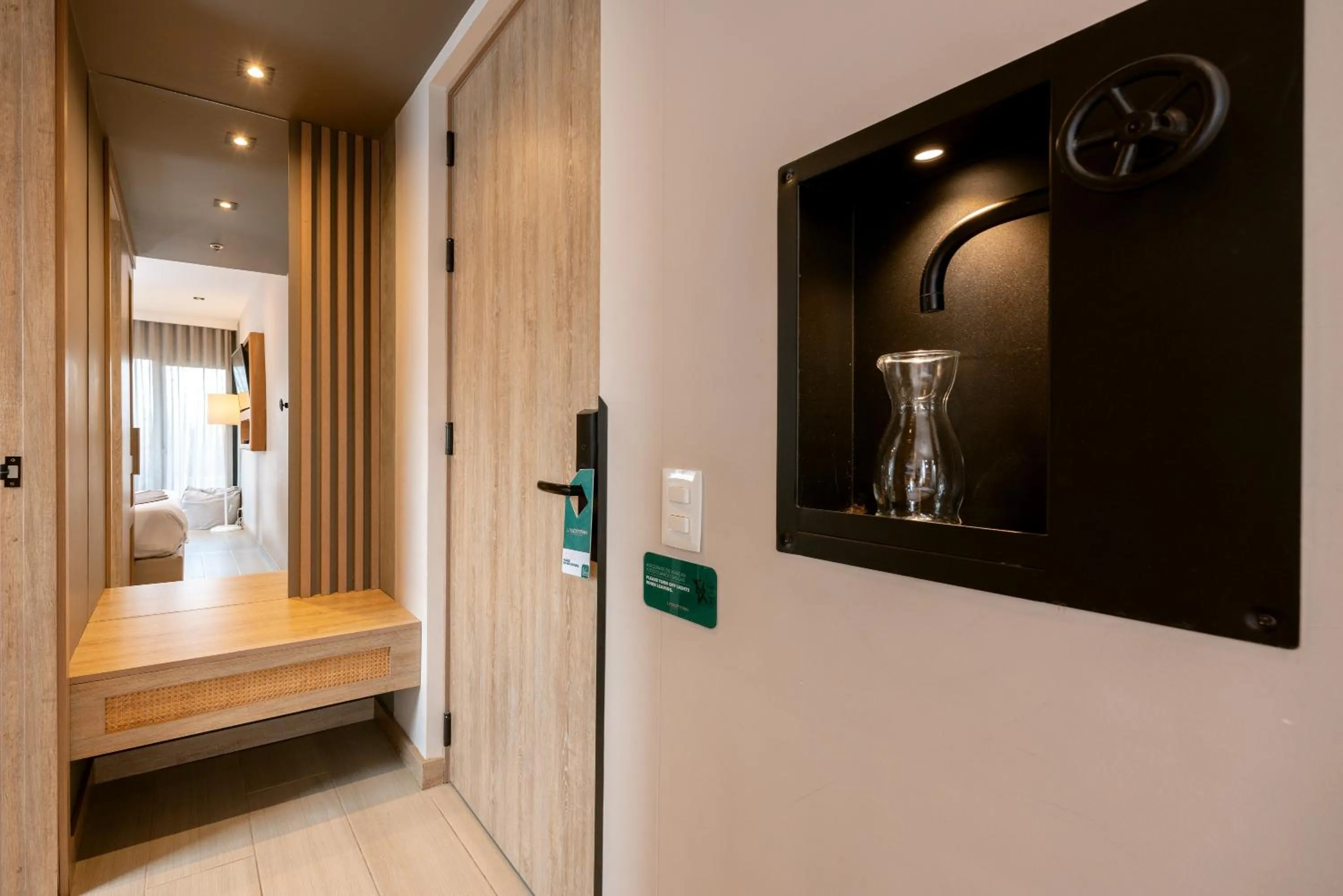 Bedroom, Bed in Landmark Hotel