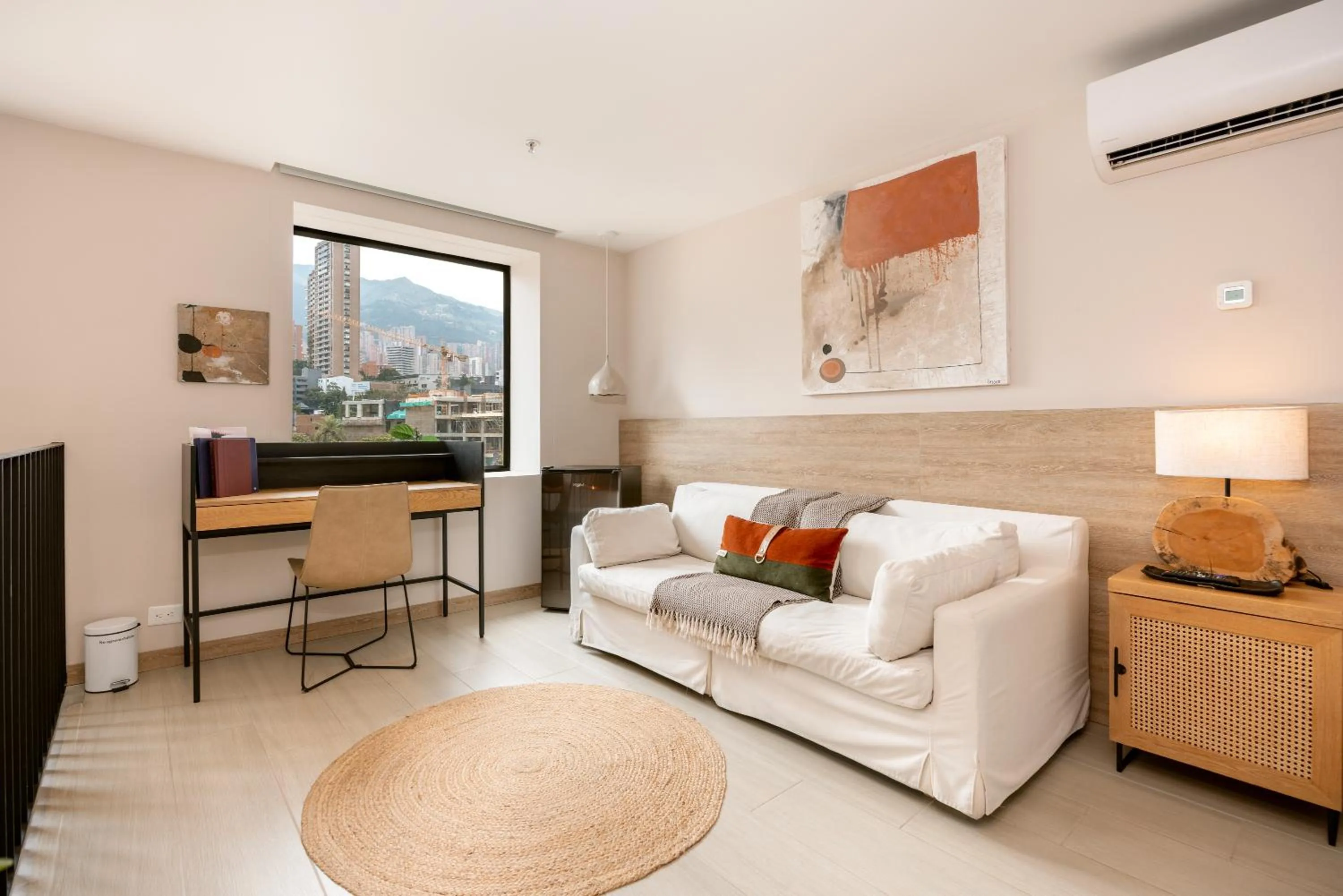 Living room in Landmark Hotel