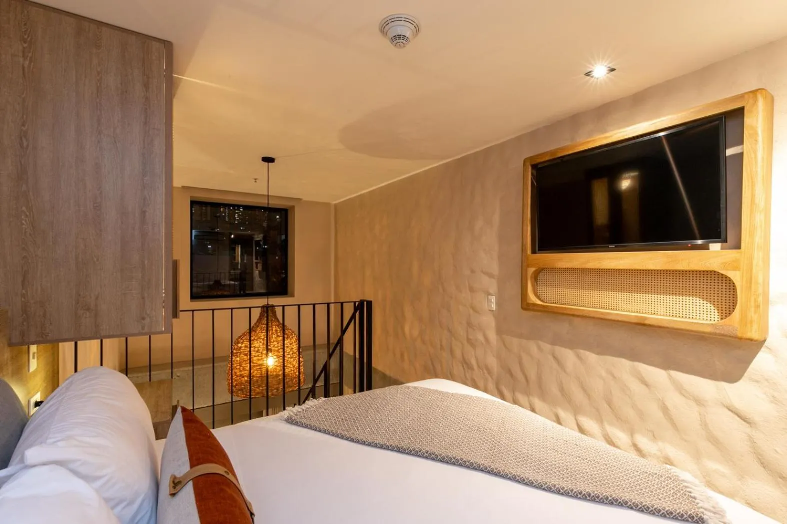 TV and multimedia, Bed in Landmark Hotel