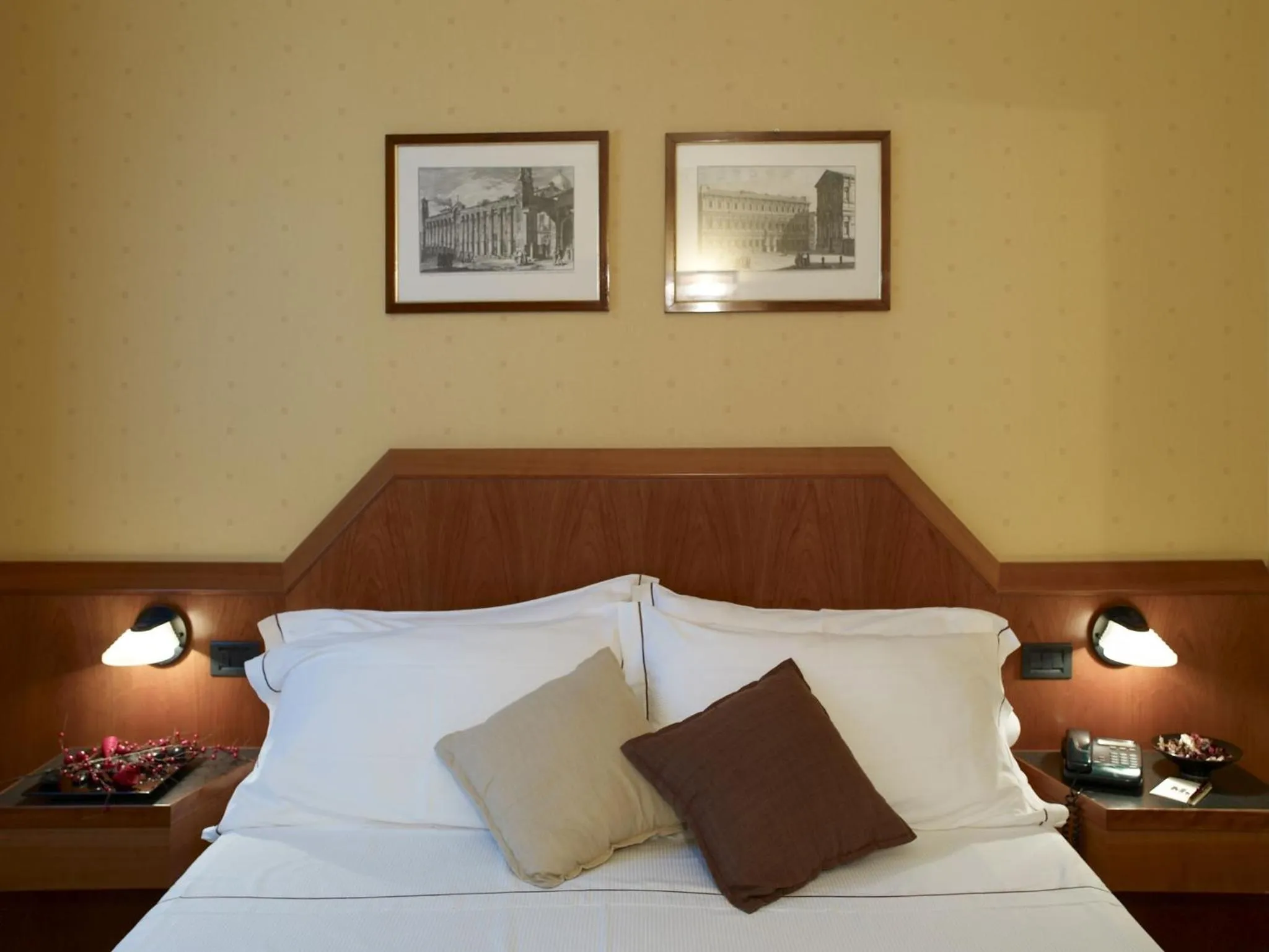 Bed in Hotel Montini Linate Airport