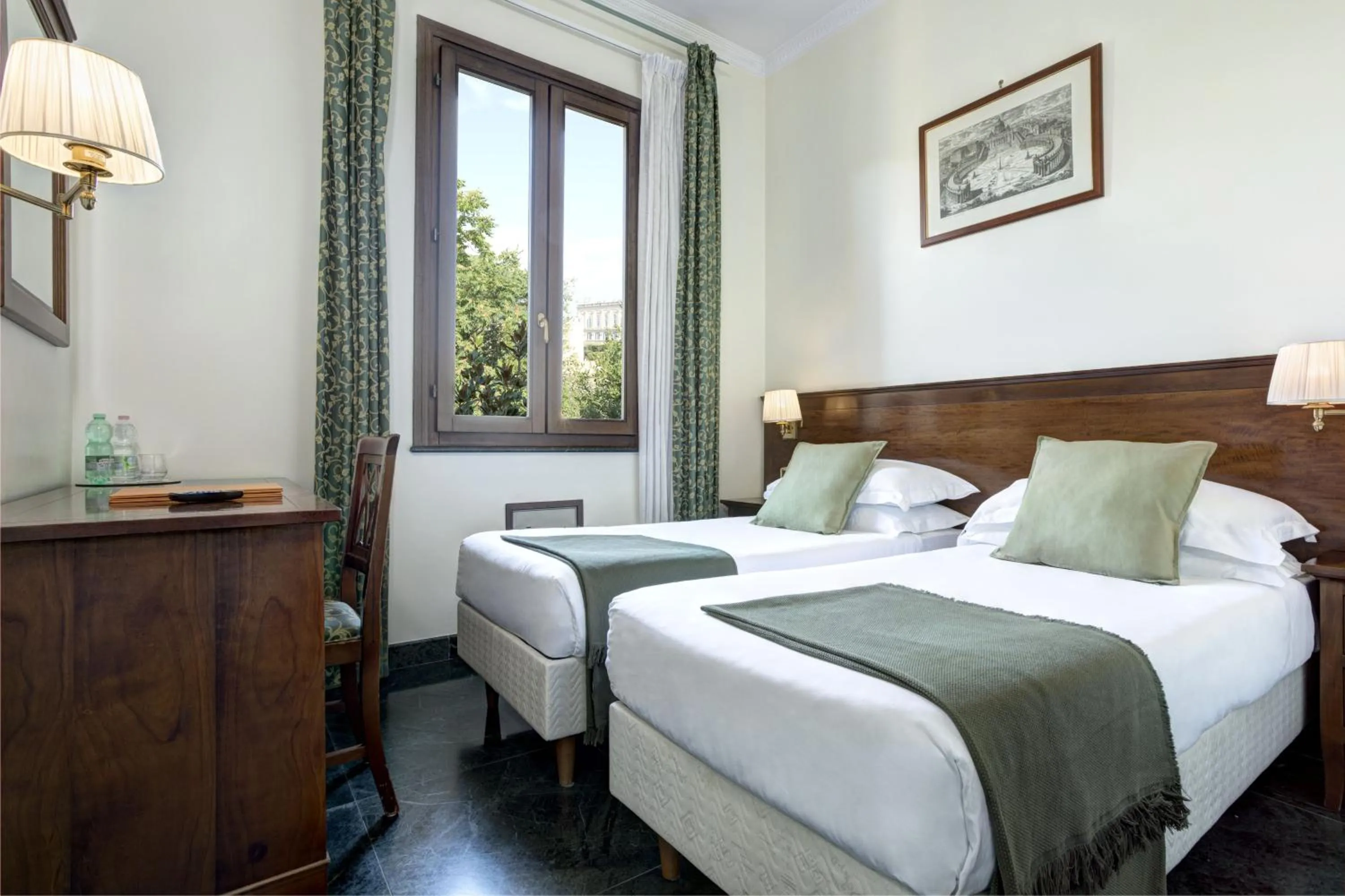 Photo of the whole room, Bed in Grand Hotel Gianicolo