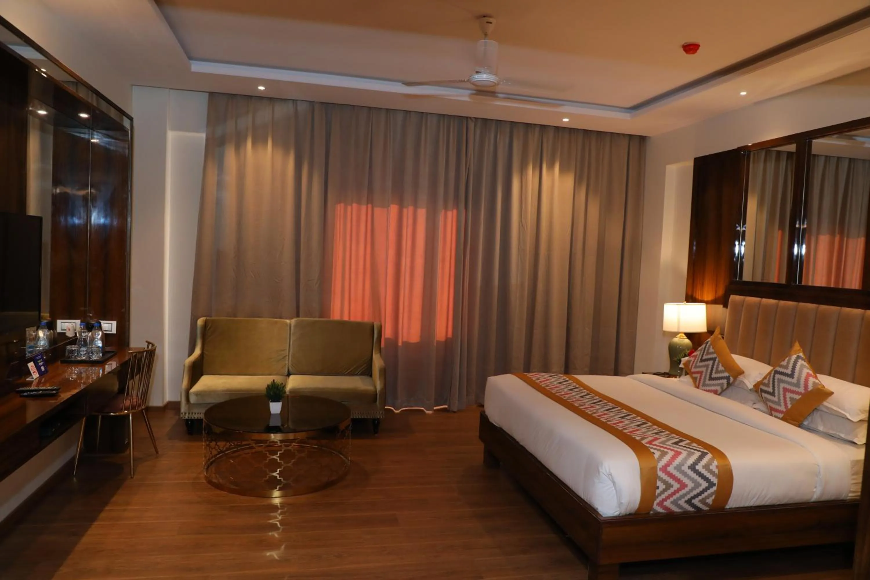 Photo of the whole room, Bed in OAKTREE HOTEL