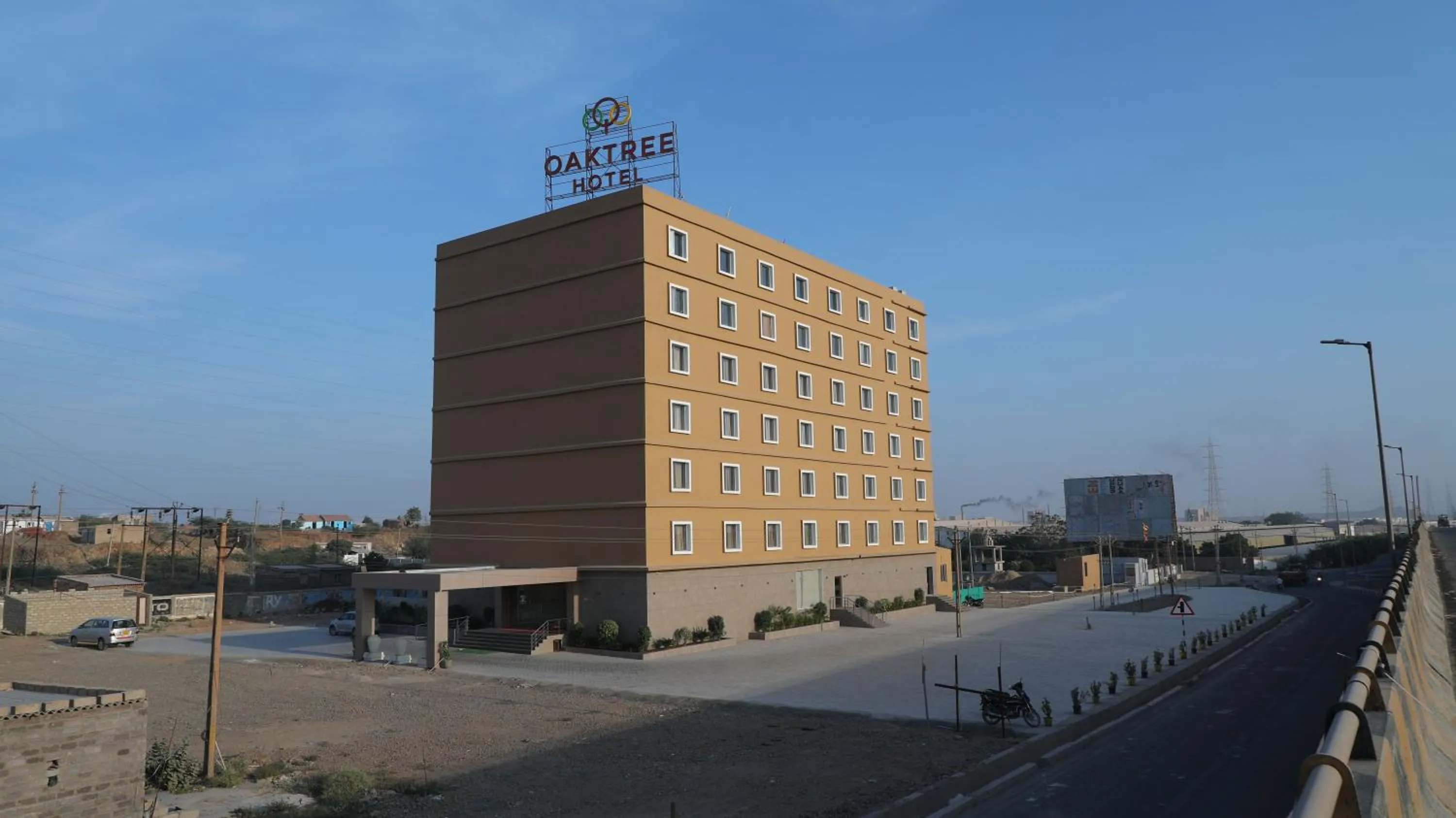 Property building in OAKTREE HOTEL