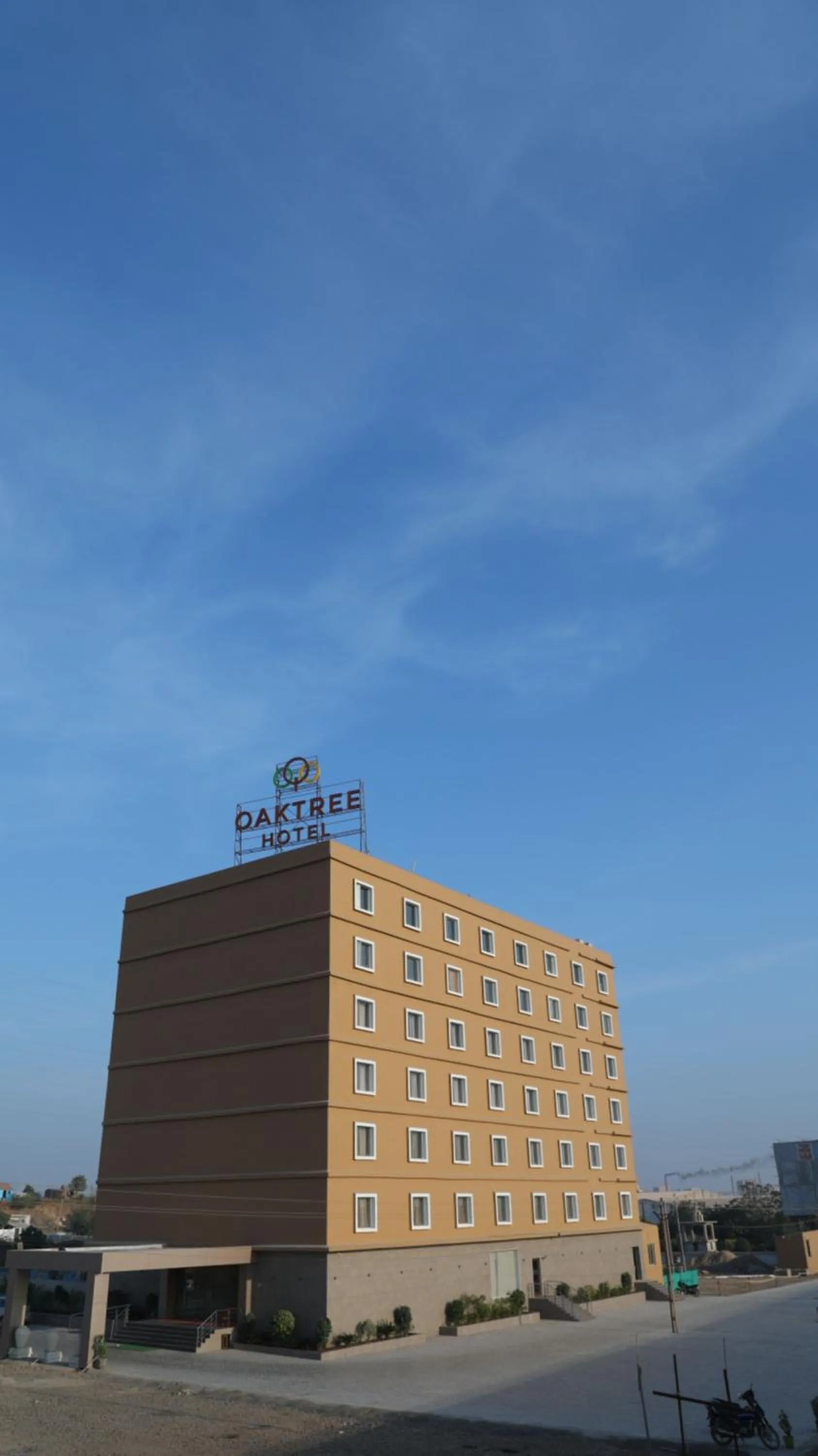 Property building in OAKTREE HOTEL