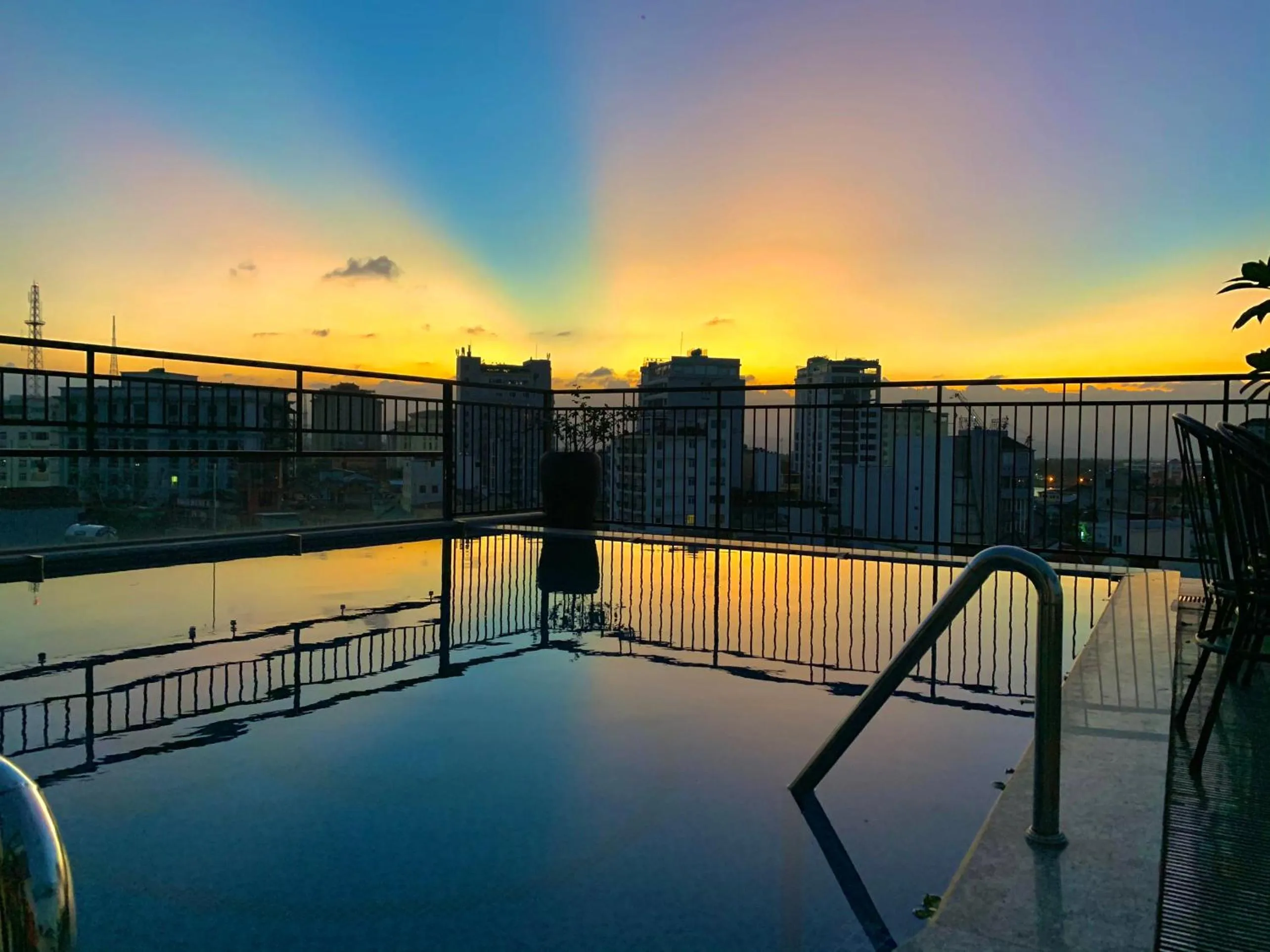 Swimming pool in Jade Scene Hotel