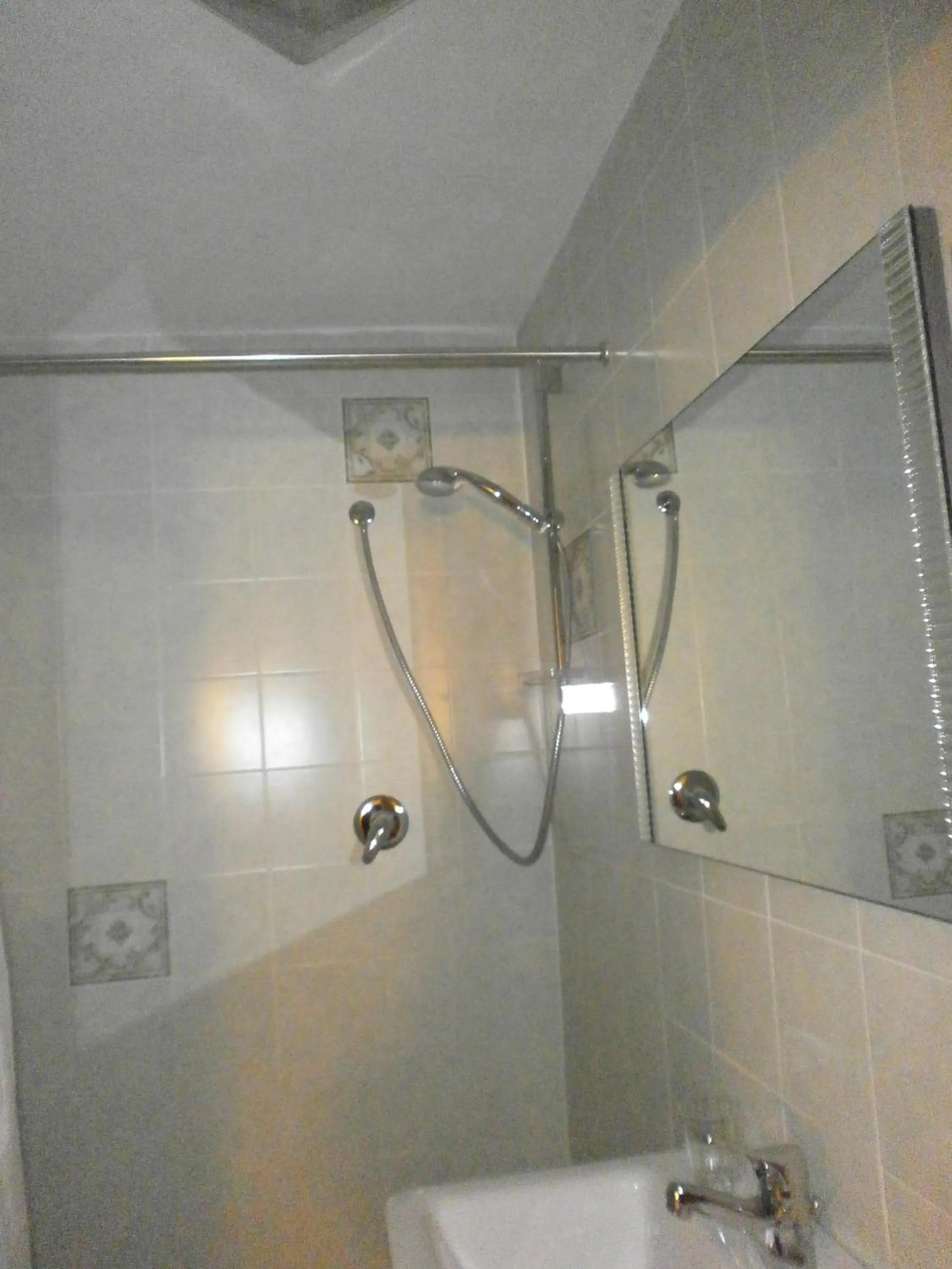 Shower in Hotel Texas