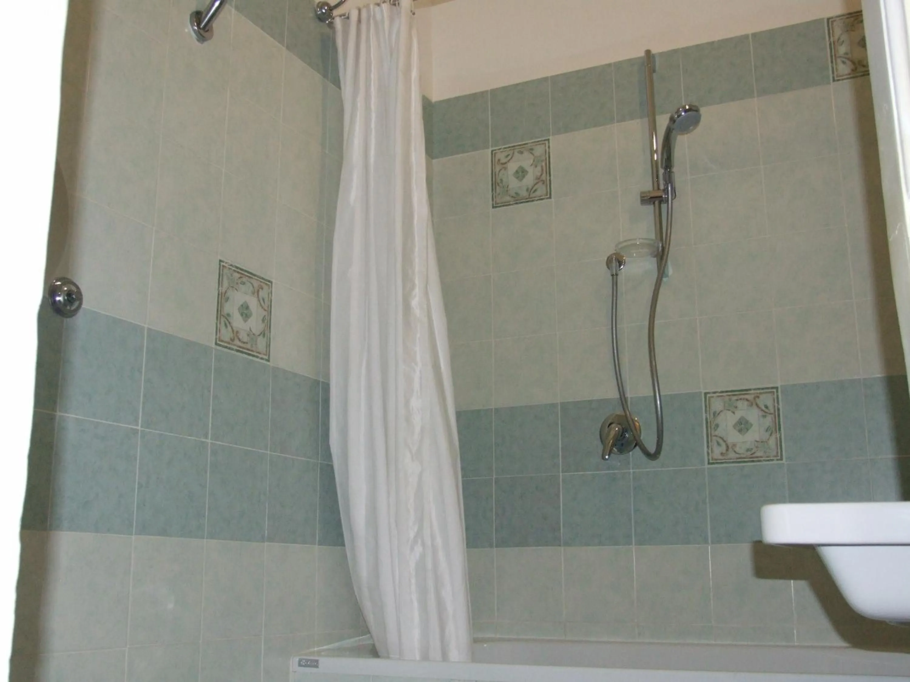 Shower in Hotel Texas