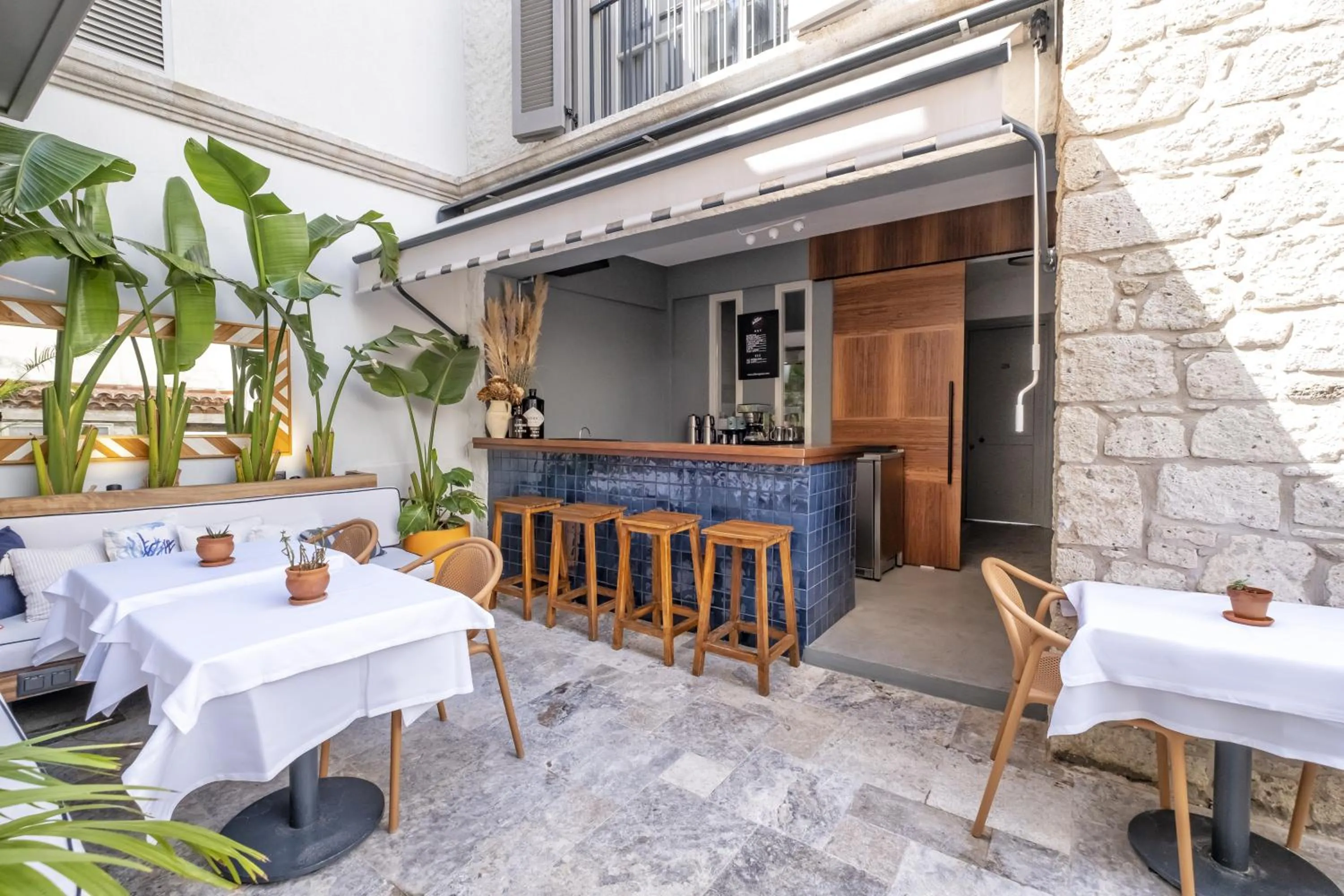 Inner courtyard view in Alle Alaçatı