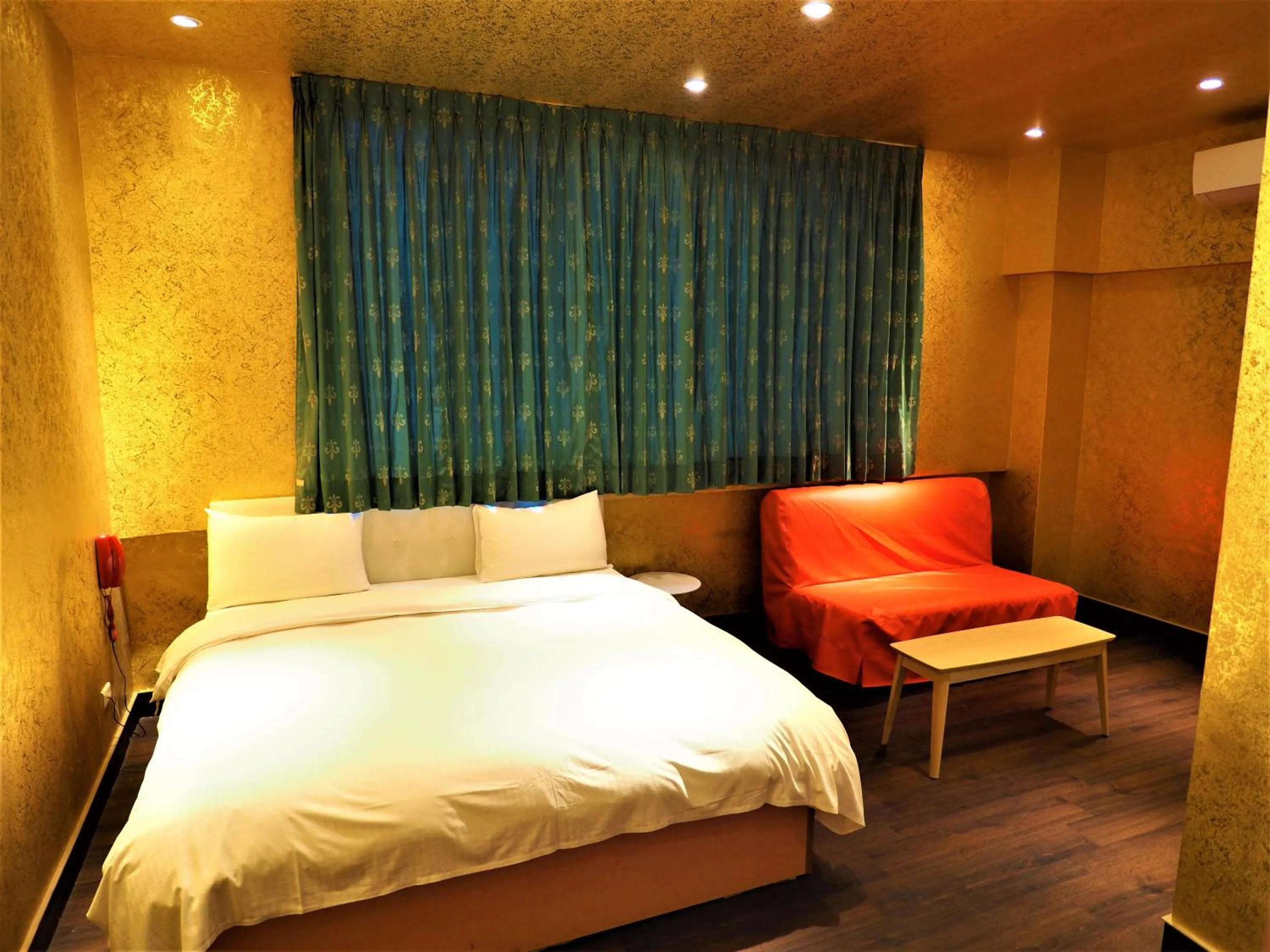 Bed in Day Chen Hotel