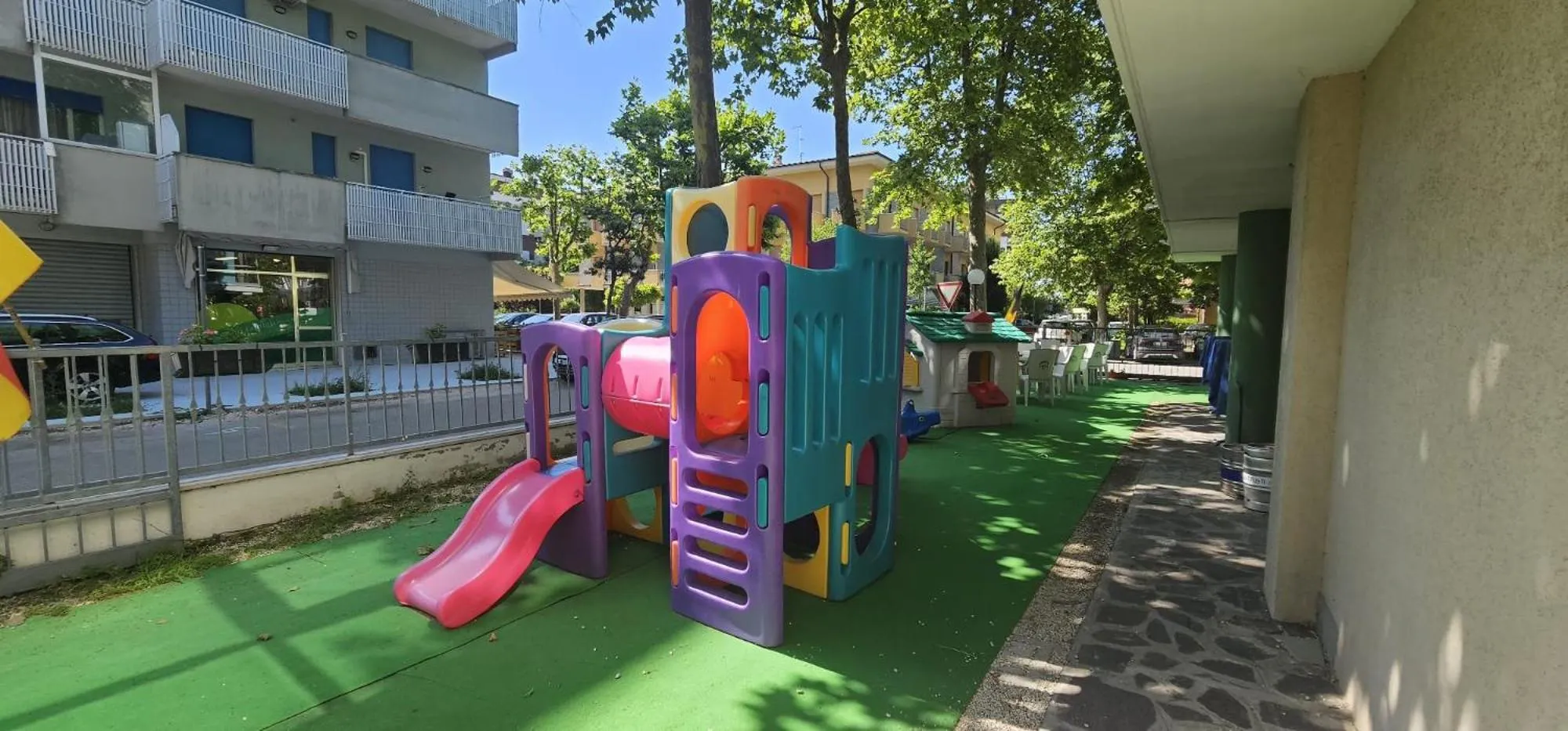 Communal lounge/ TV room in Hotel Napoleon