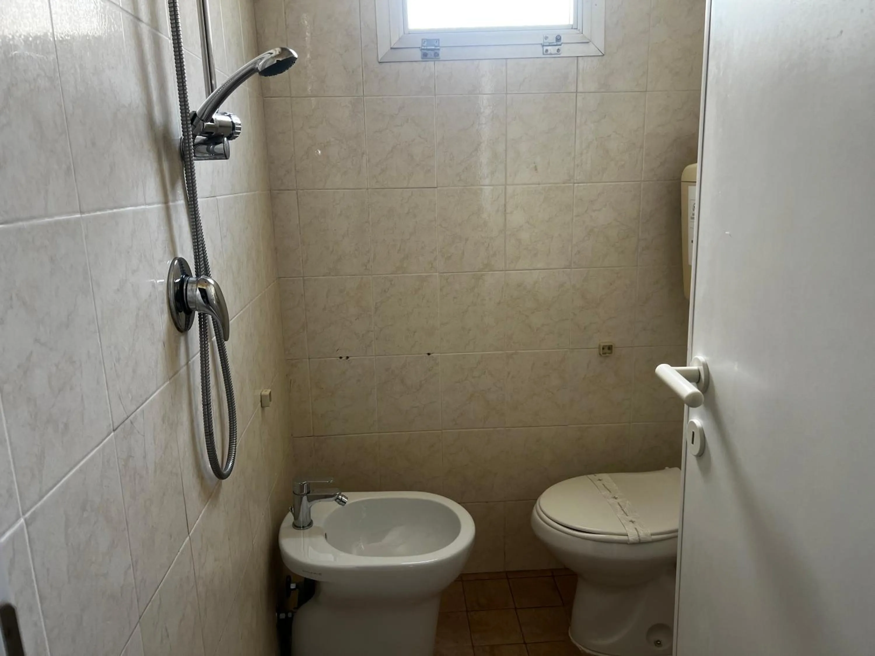 Shower in Hotel Napoleon