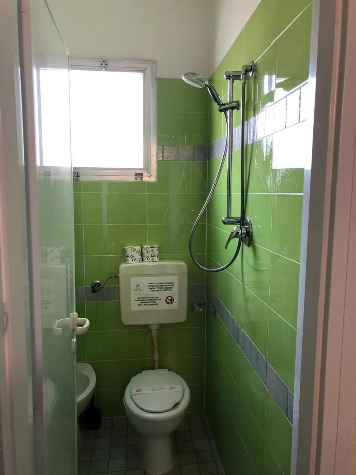 Shower in Hotel Napoleon