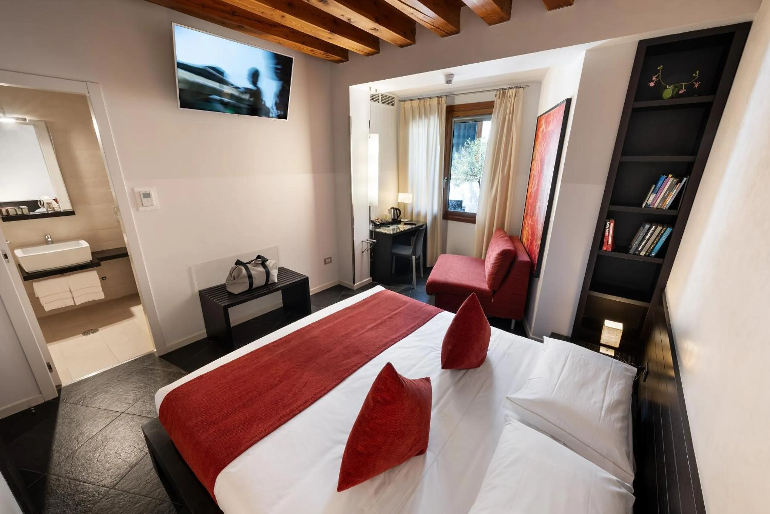 Bedroom, Bed in Ca' Pozzo Inn