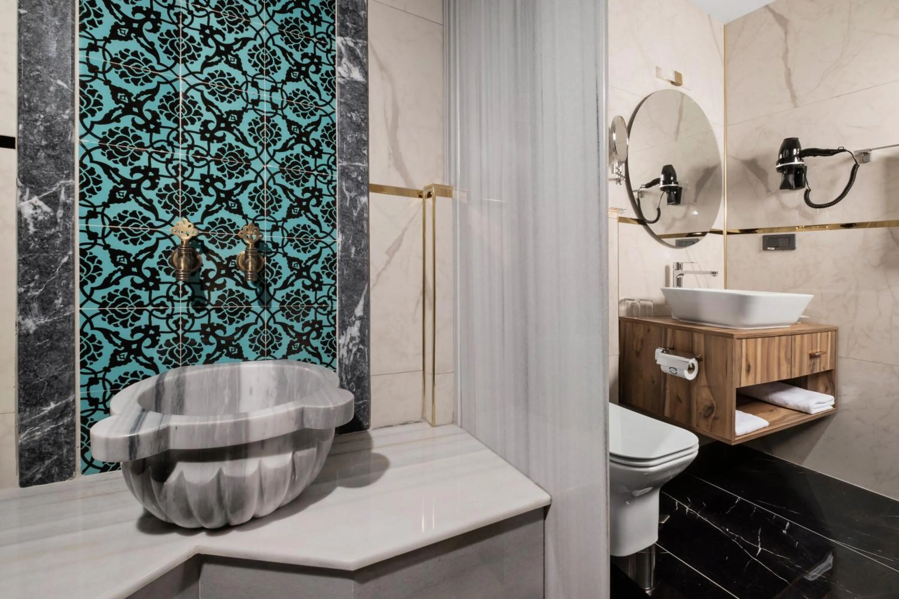 Shower in ANEMON MARDIN OTEL