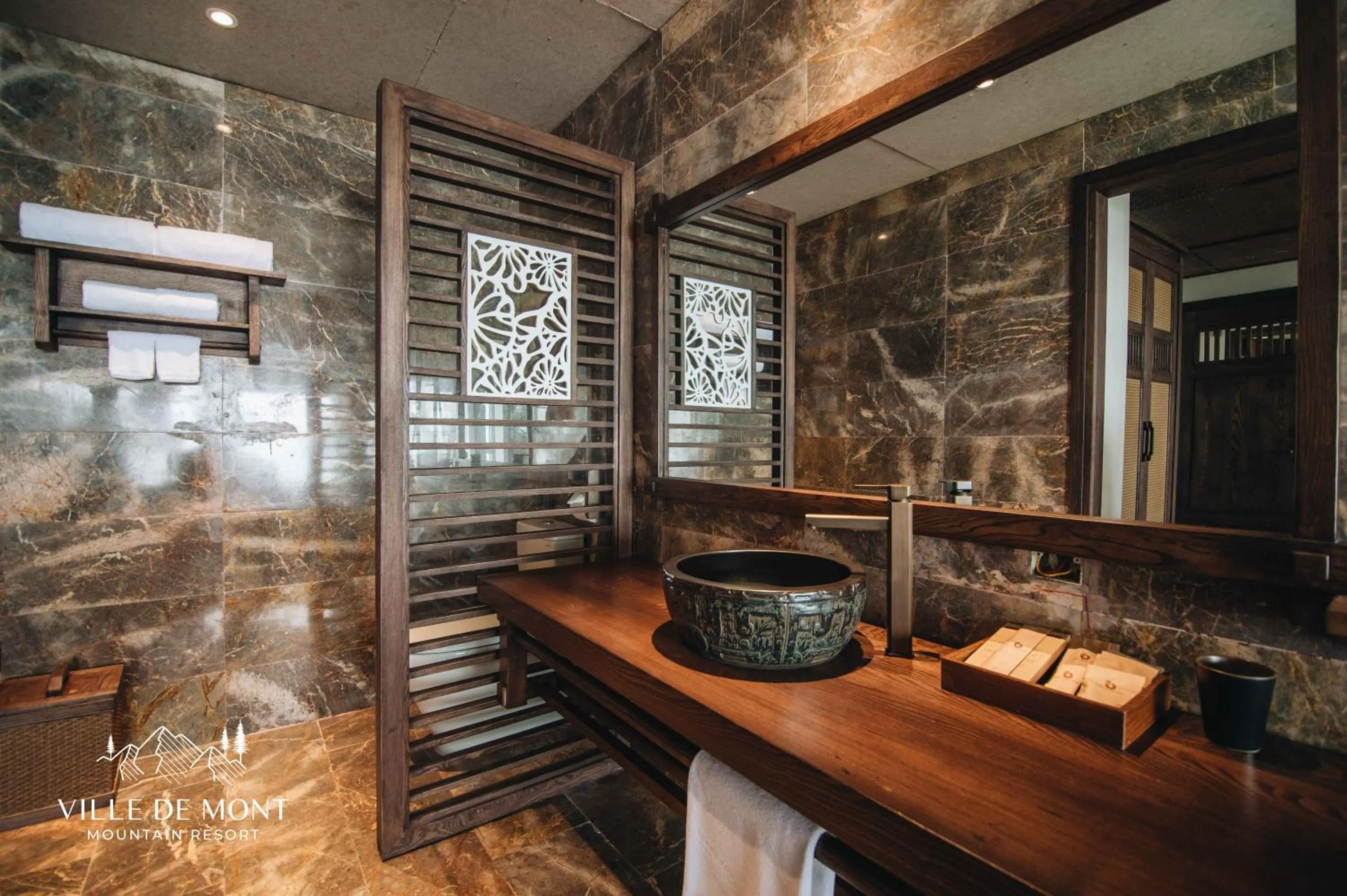 Bathroom in Ville De Mont Mountain Resort