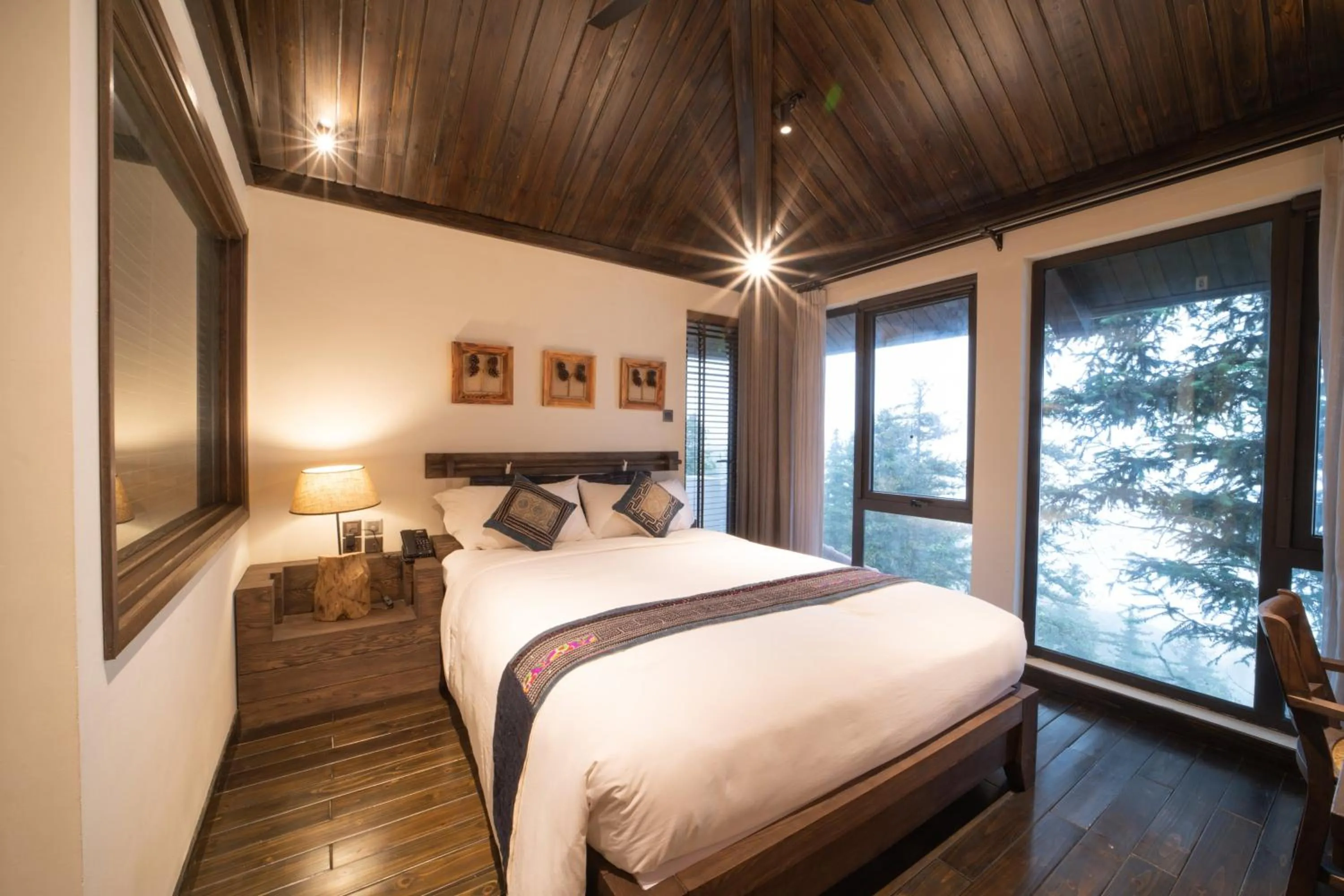 Photo of the whole room, Bed in Ville De Mont Mountain Resort