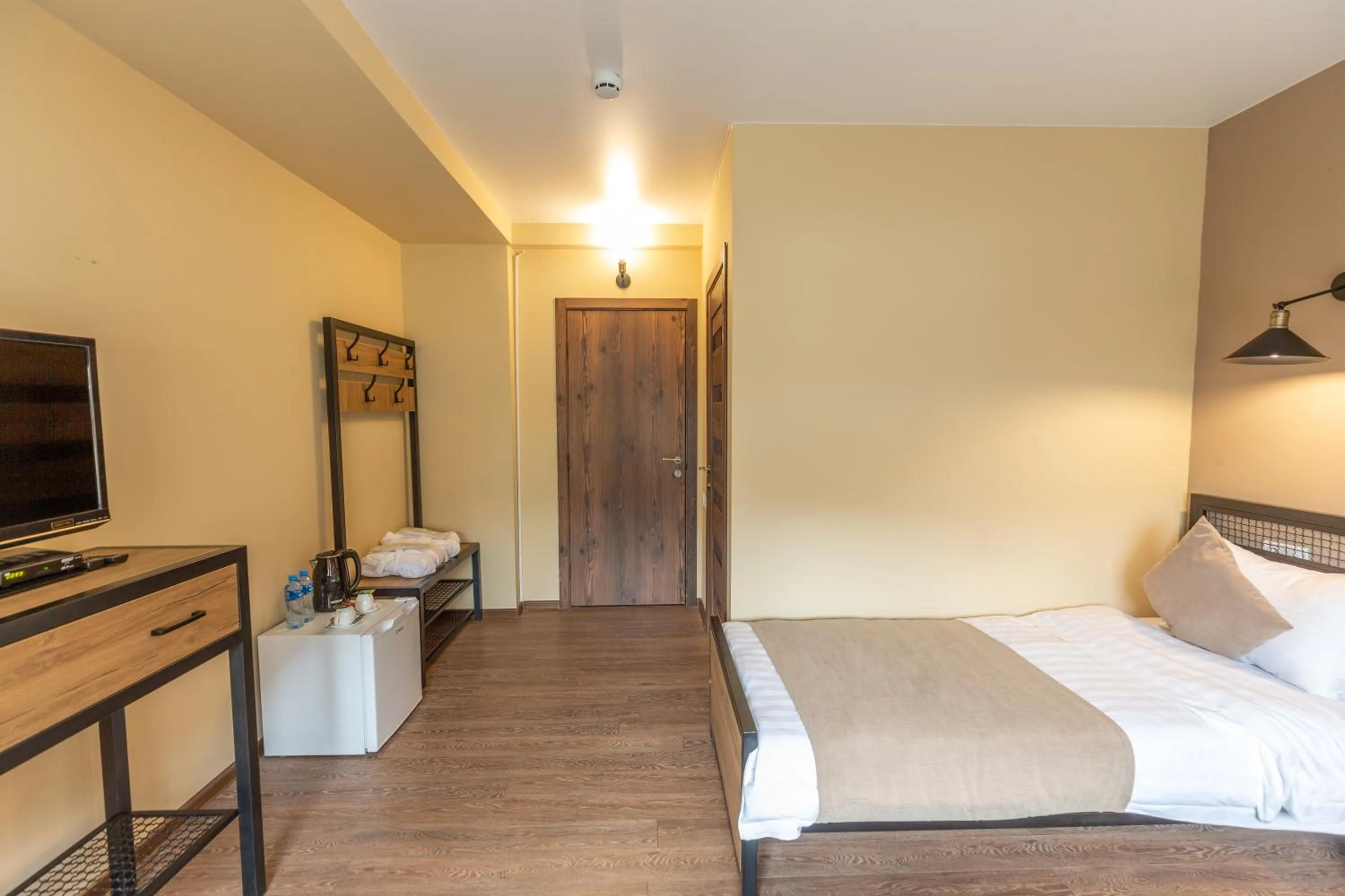 Photo of the whole room, Bed in Pine Chalets by KA Group