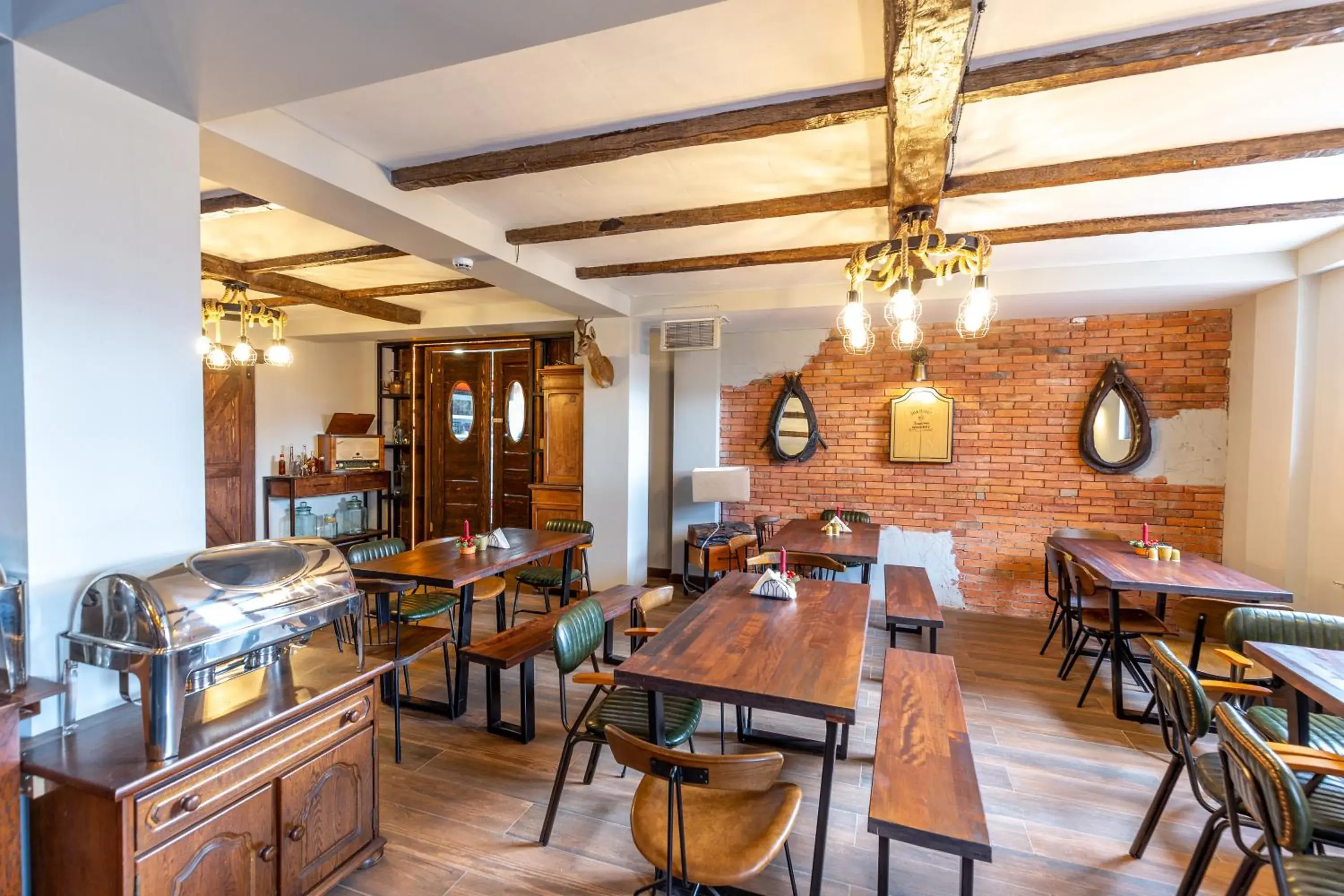 Restaurant/places to eat in Pine Chalets by KA Group Restaurant/places to eat in Pine Chalets by KA Group