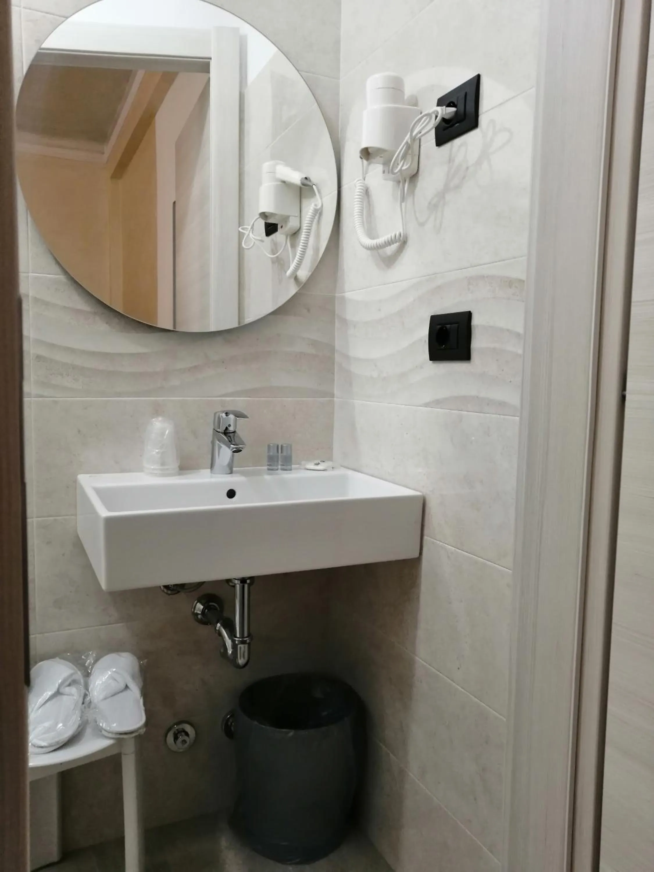 Bathroom in Hotel Aurora