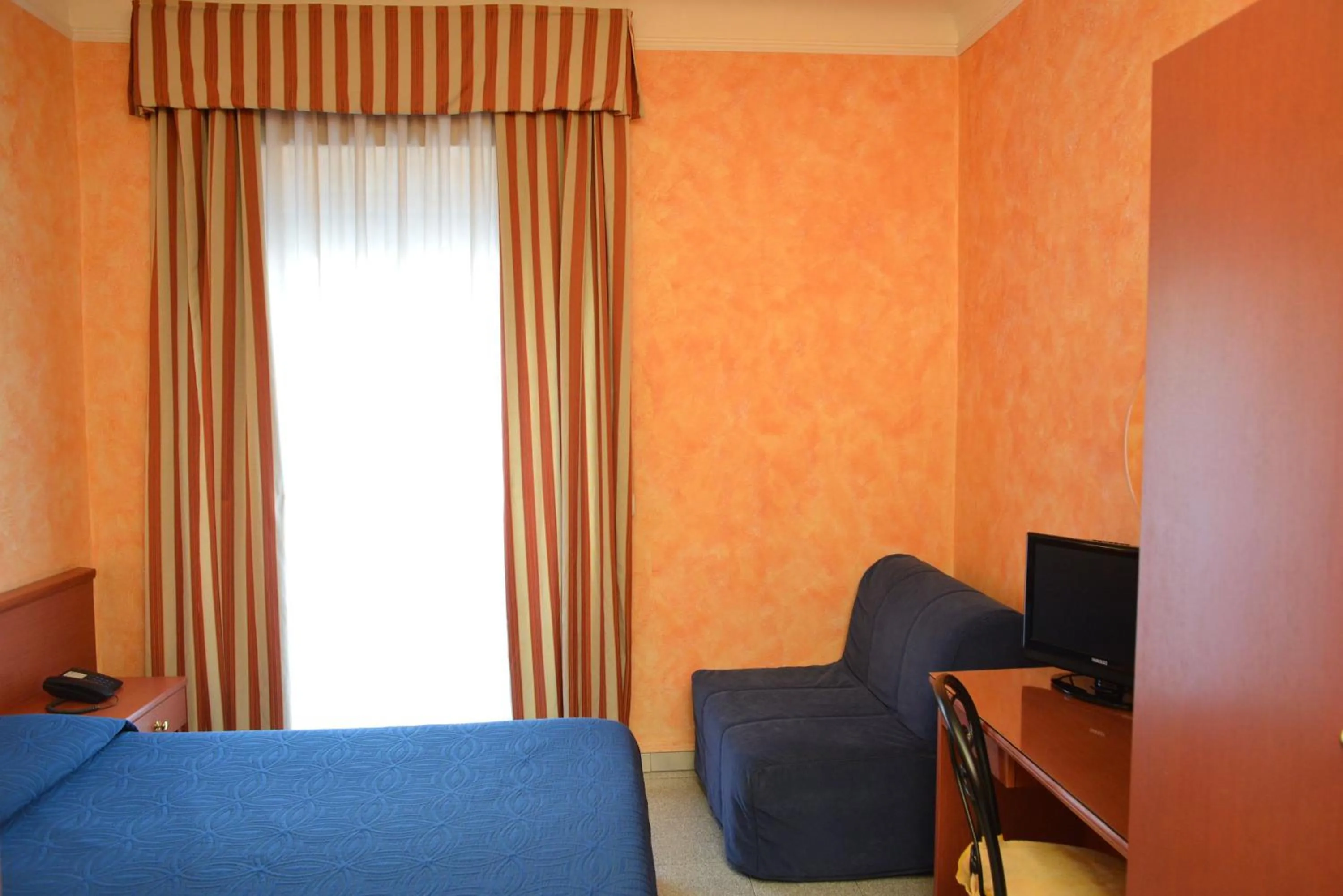 TV and multimedia, Bed in Hotel Aurora