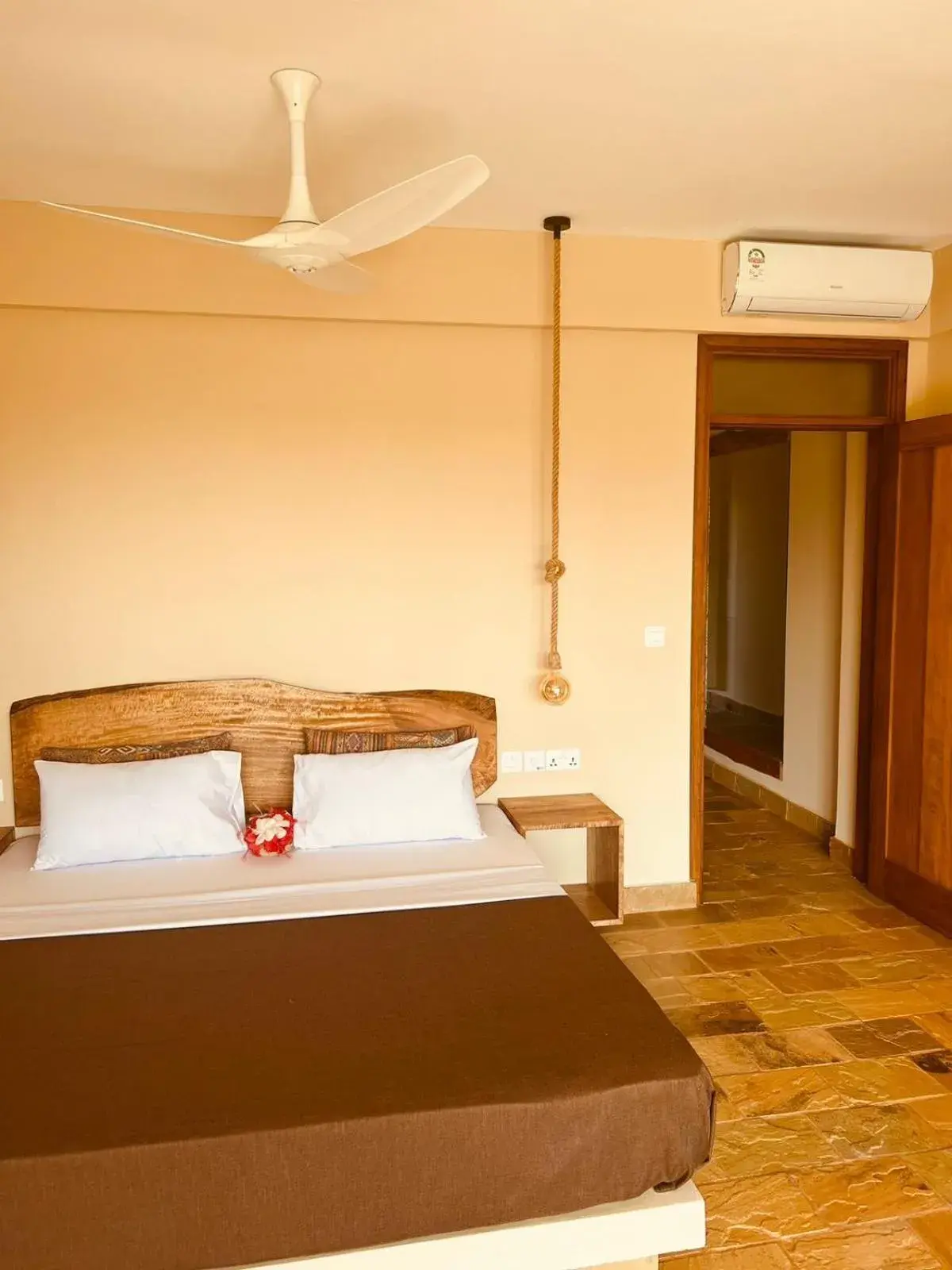 Deluxe Double Room with Balcony in Tombo House Deluxe Double Room with Balcony in Tombo House