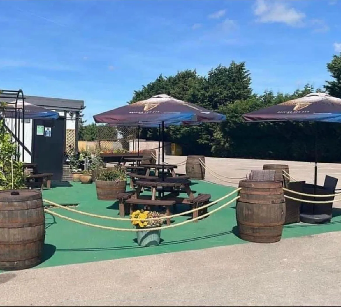 Garden view in Chequers Country Inn