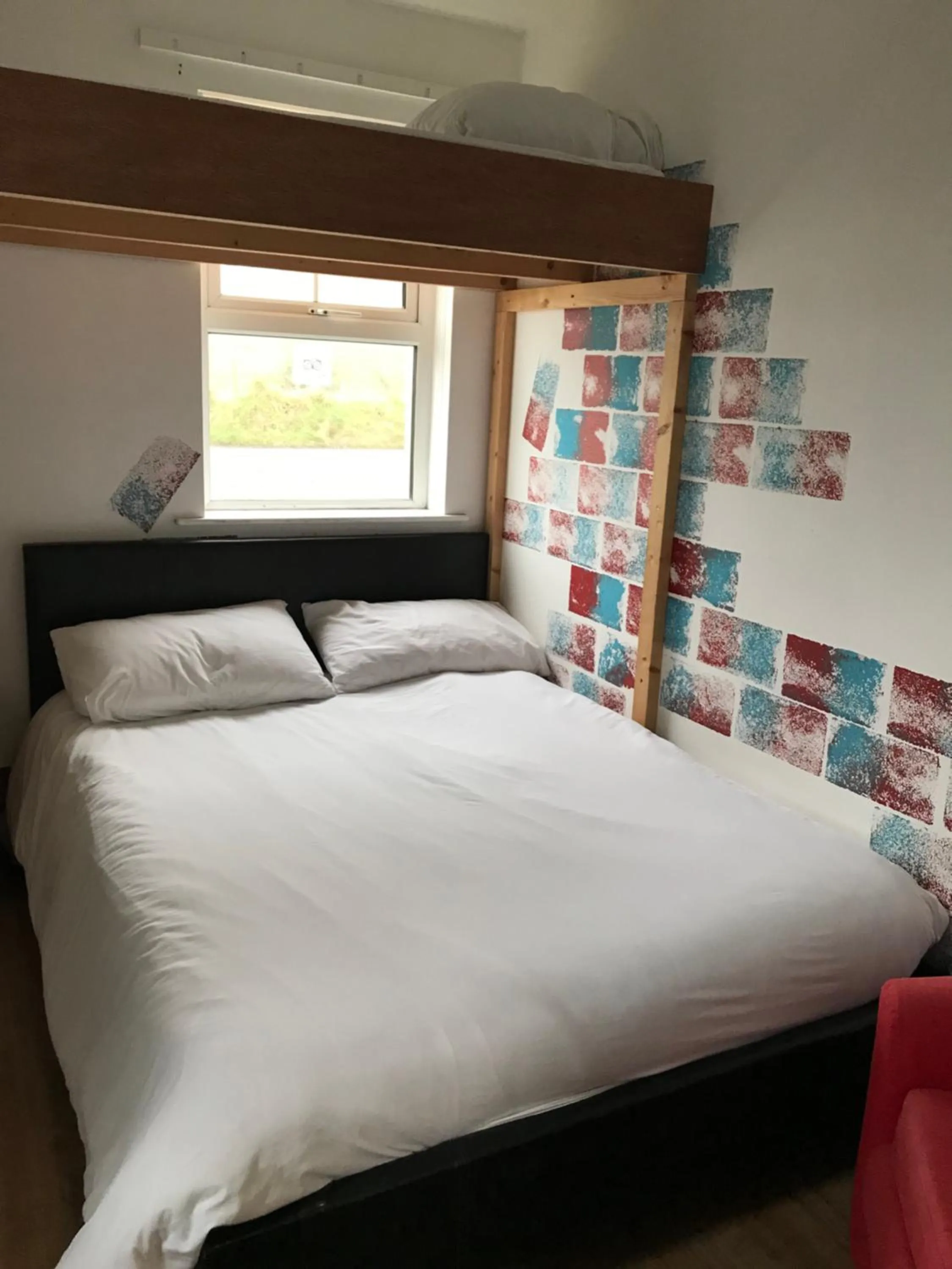 Photo of the whole room, Bed in Finn McCools Giants Causeway Hostel