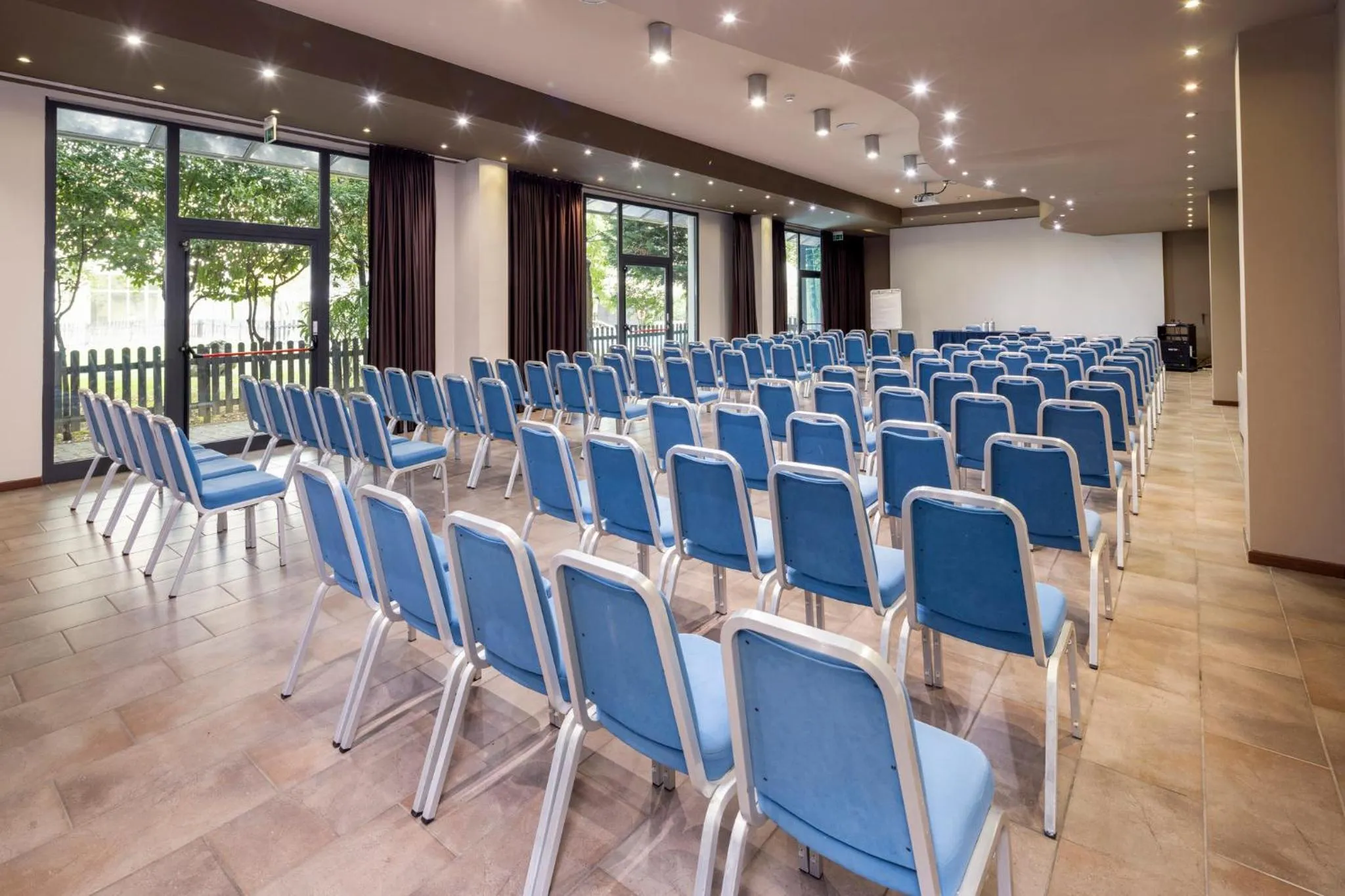 Meeting/conference room in voco Parma & Congressi by IHG