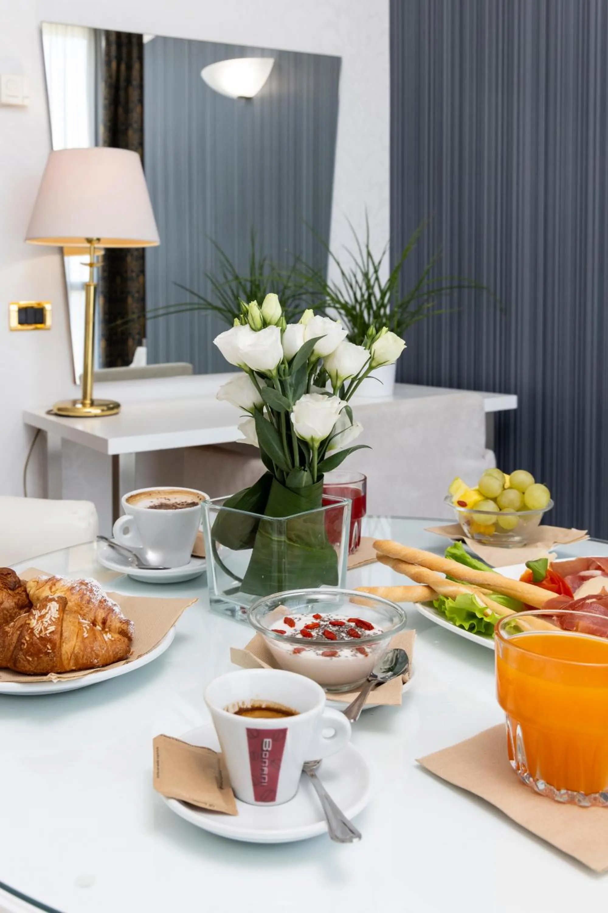 room service in Hotel Parma & Congressi