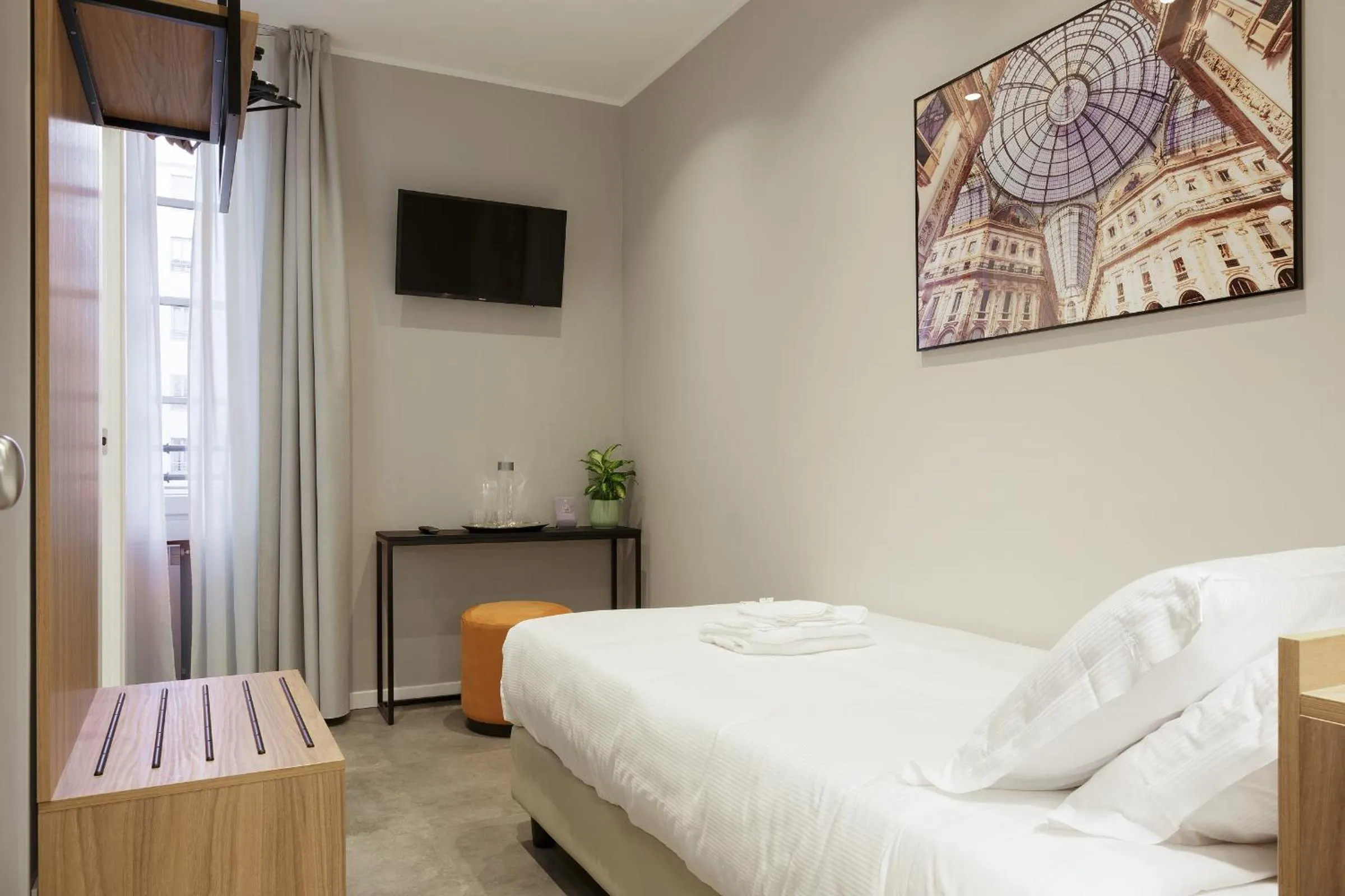 TV and multimedia, Bed in Hotel 22 Marzo