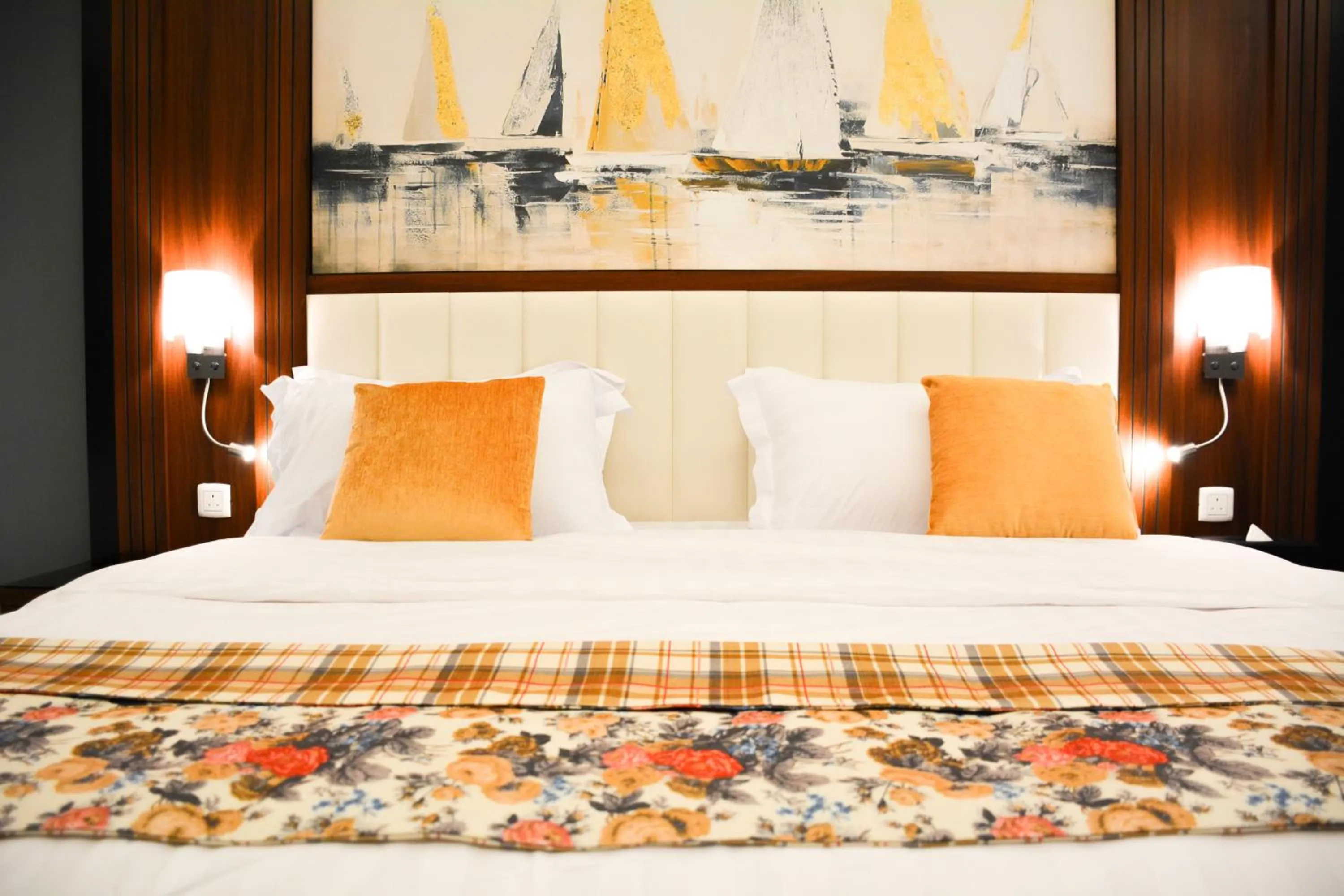 Bed in Park Town Hotel